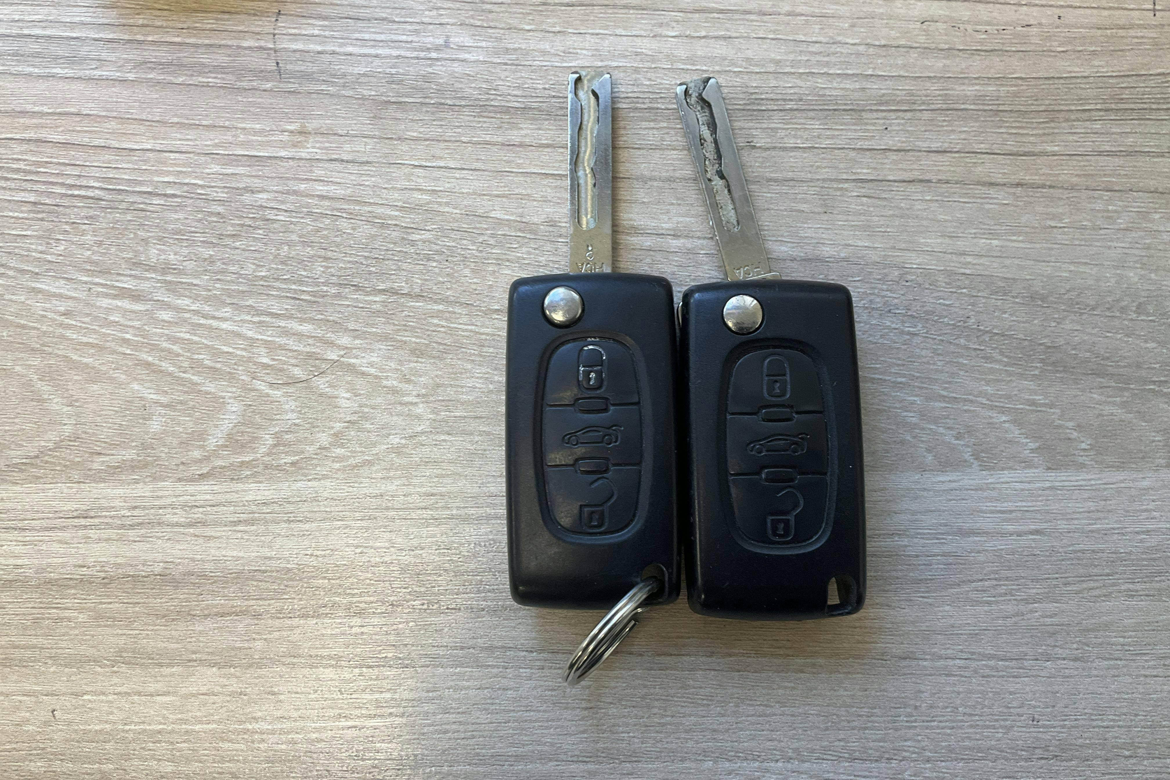 Peugeot 207 CC 1.6 Turbo (150hk) - 8 157 mil - Manuell - röd - 2008
