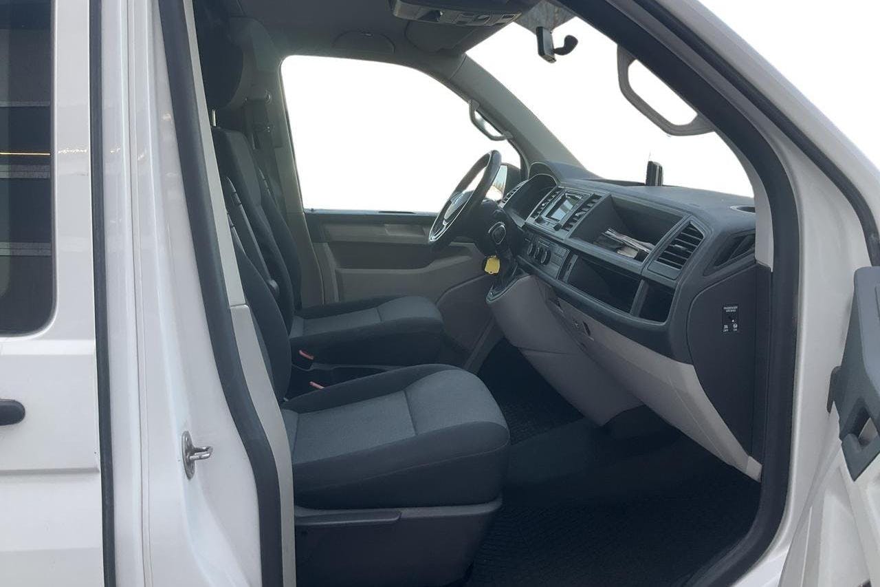 VW Transporter T6 2.0 TDI BMT Skåp 4MOTION (150hk) - 123 720 km - Automaatne - valge - 2016