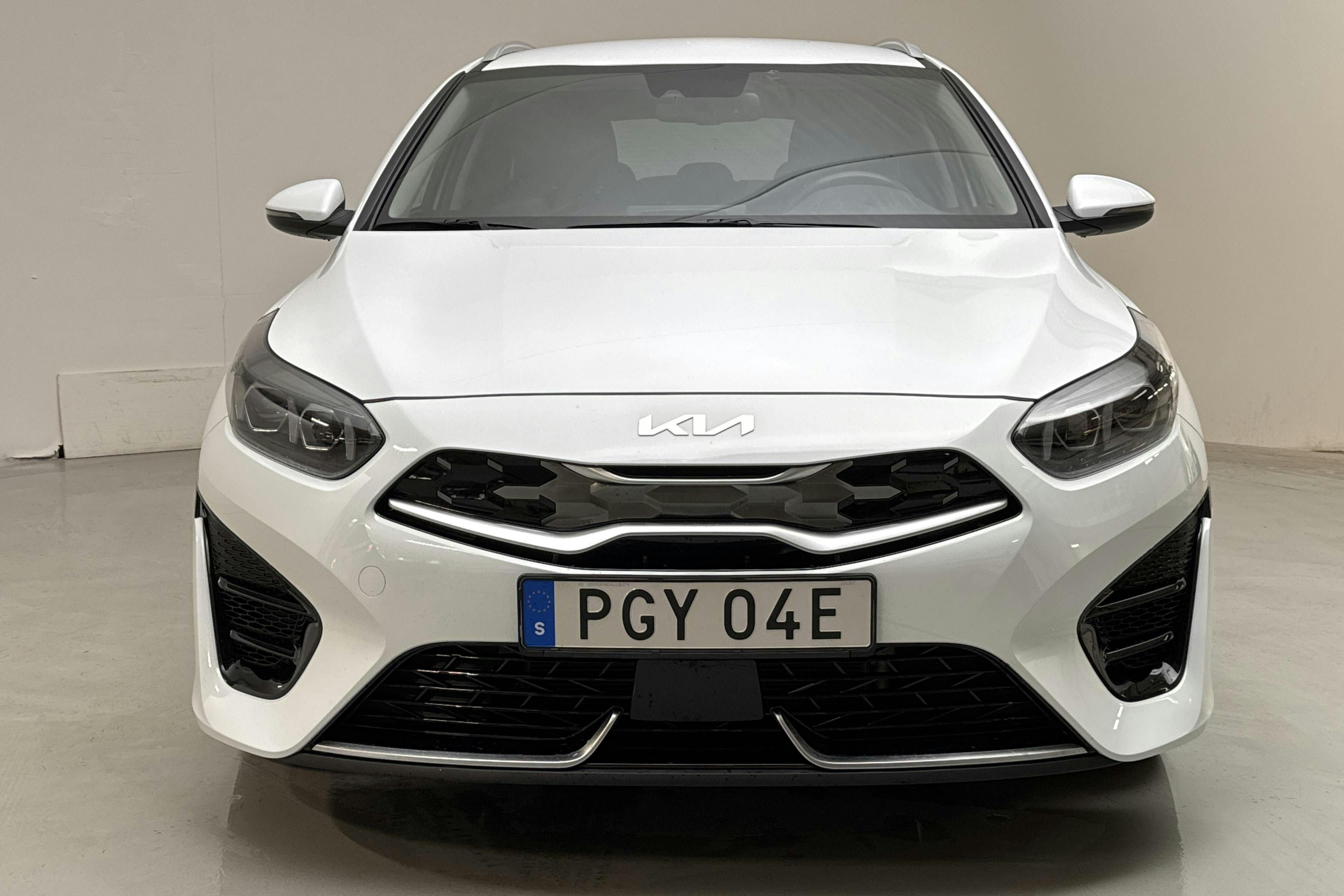 KIA Ceed 1.6 Plug-in Hybrid SW (141hk) - 4 625 mil - Automat - vit - 2022