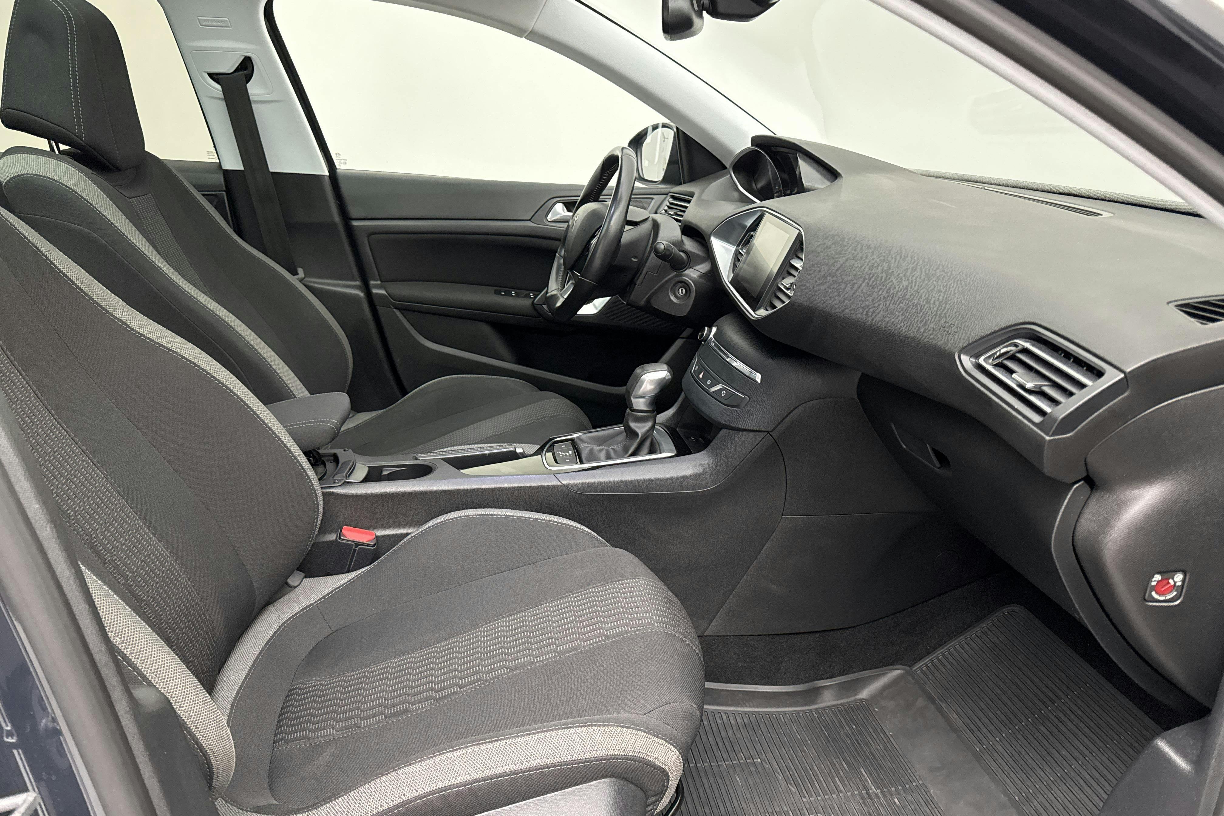 Peugeot 308 PureTech 5dr (130hk) - 127 640 km - Automatic - Dark Grey - 2017