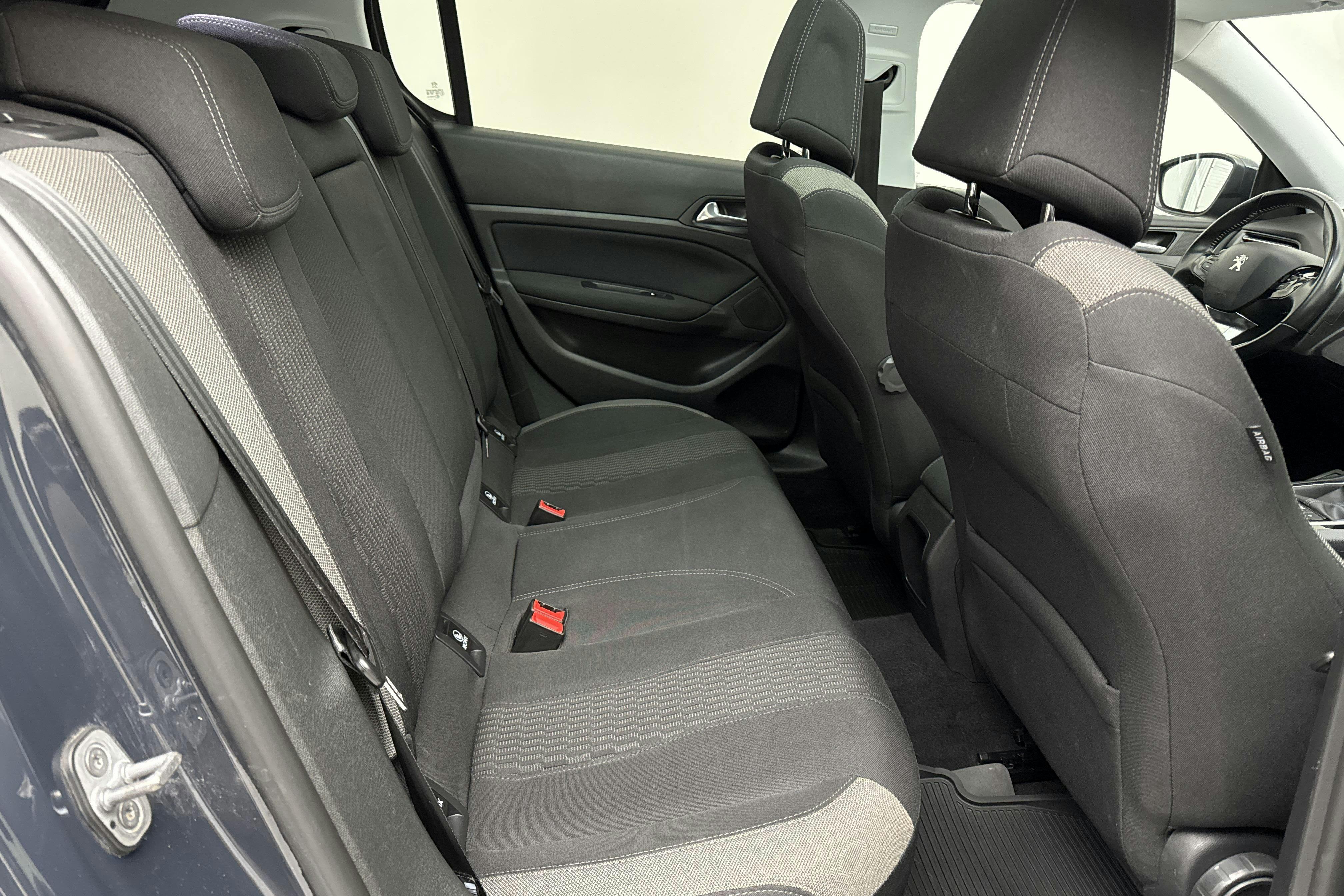 Peugeot 308 PureTech 5dr (130hk) - 127 640 km - Automatic - Dark Grey - 2017
