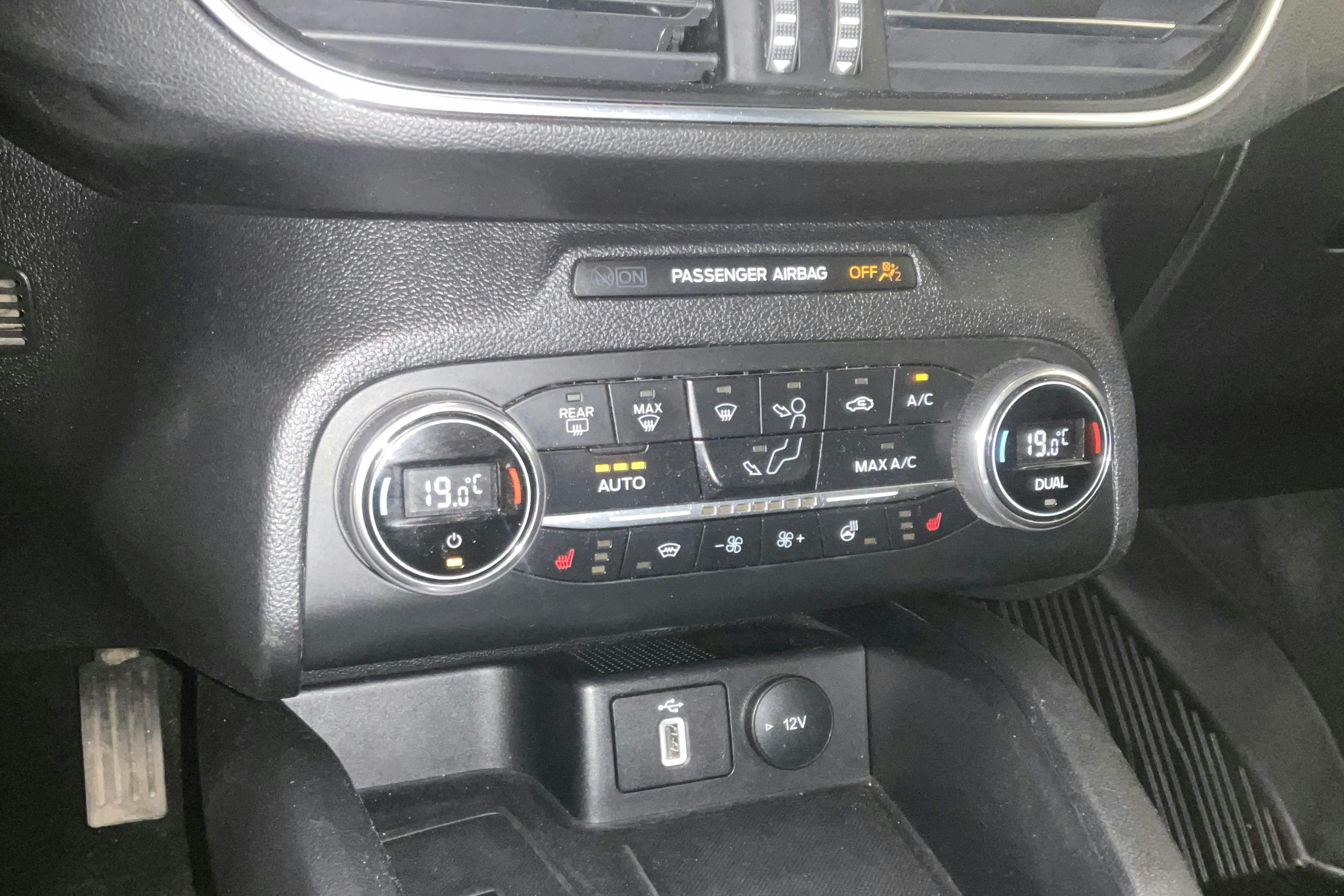 Ford Focus 1.0 EcoBoost Kombi (125hk) - 98 000 km - Automatic - black - 2020