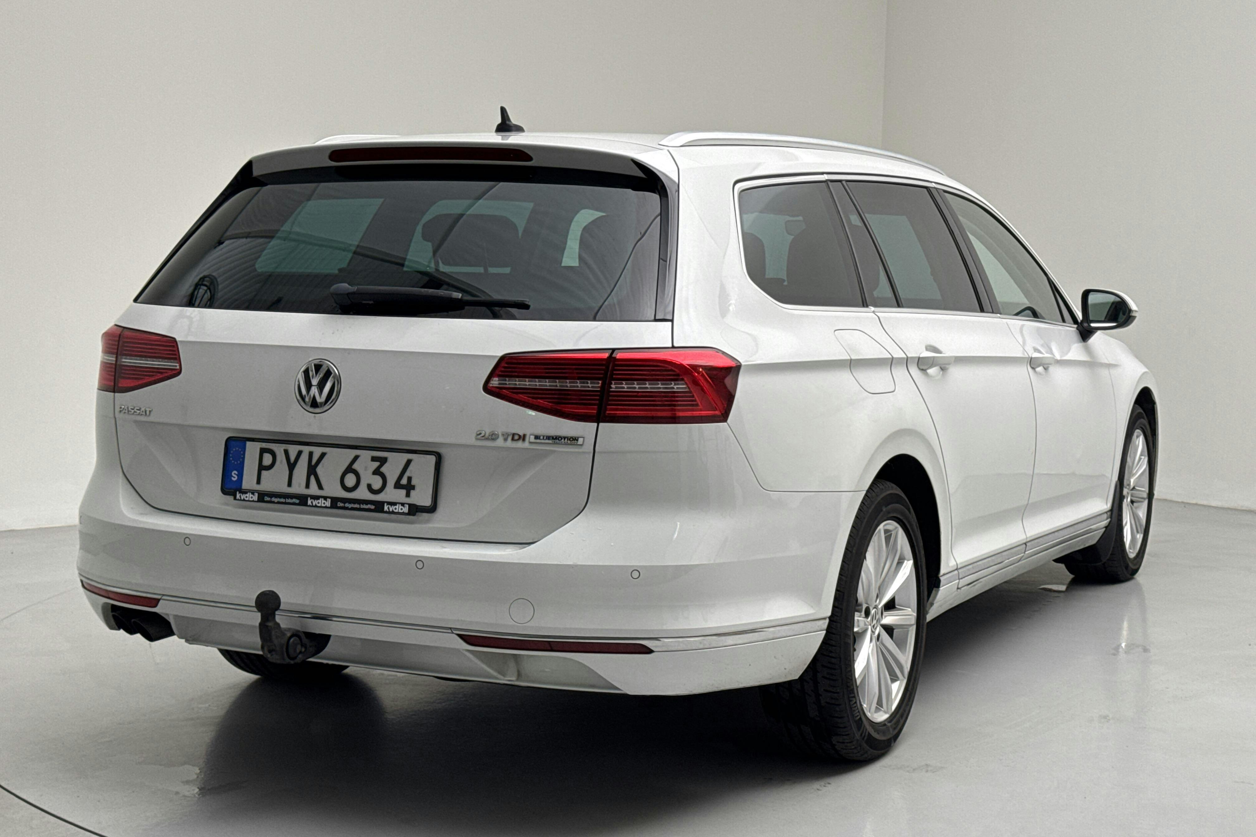 VW Passat 2.0 TDI Sportscombi (190hk) - 141 760 km - Automatic - white - 2016