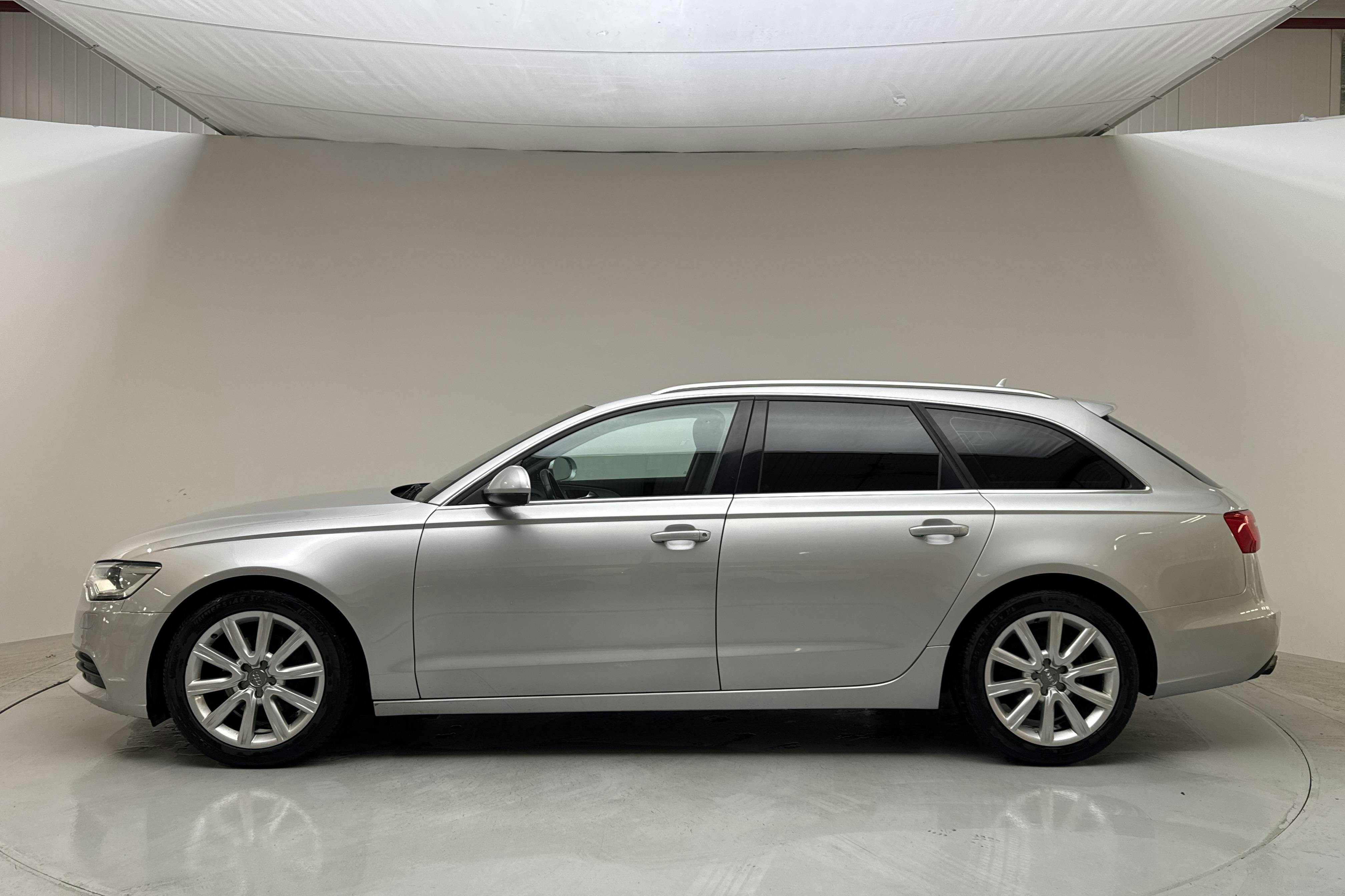 Audi A6 2.0 TDI Avant (177hk) - 124 850 km - Automatyczna - srebro - 2014