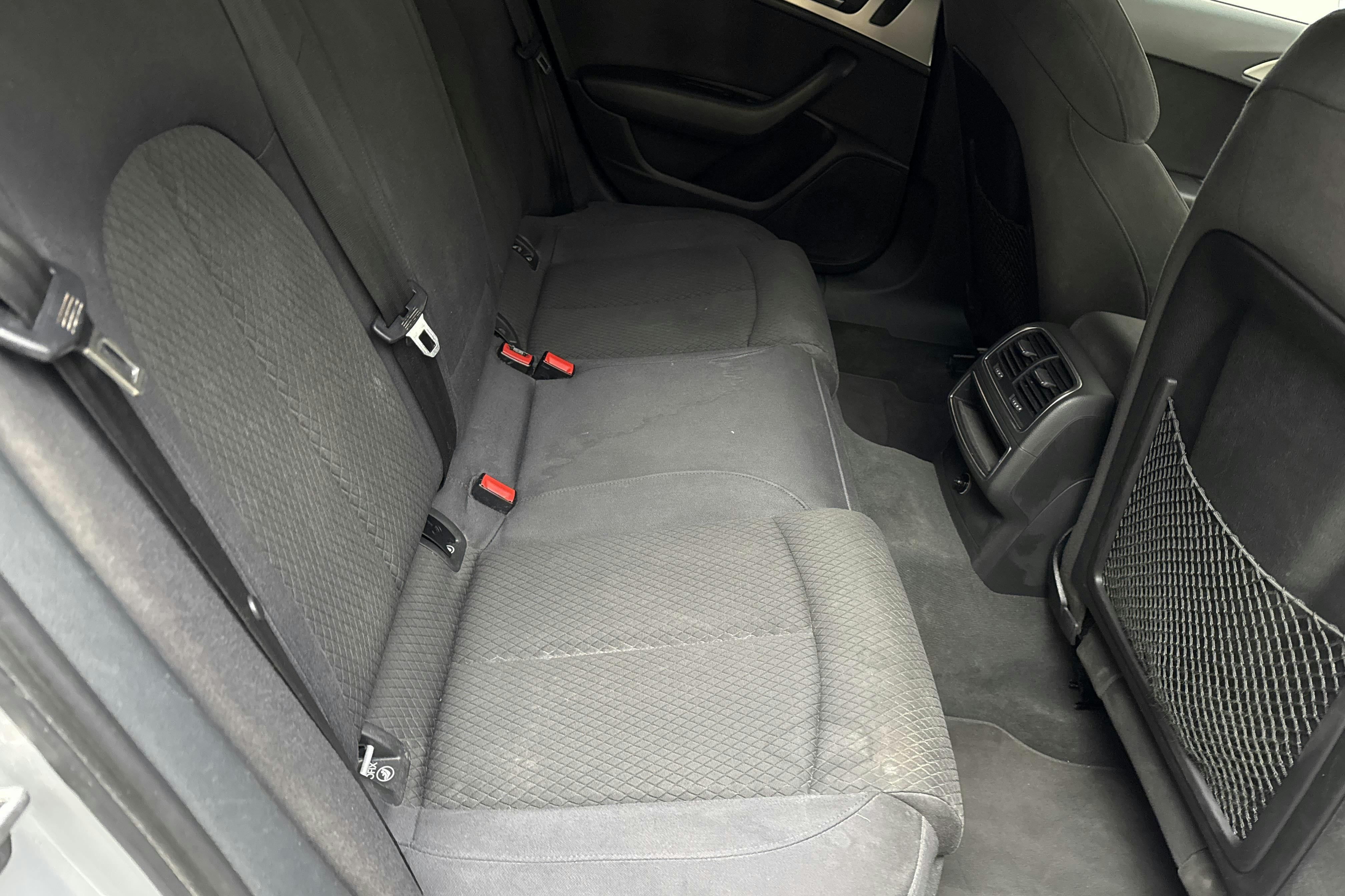 Audi A6 2.0 TDI Avant (177hk) - 124 850 km - Automatyczna - srebro - 2014