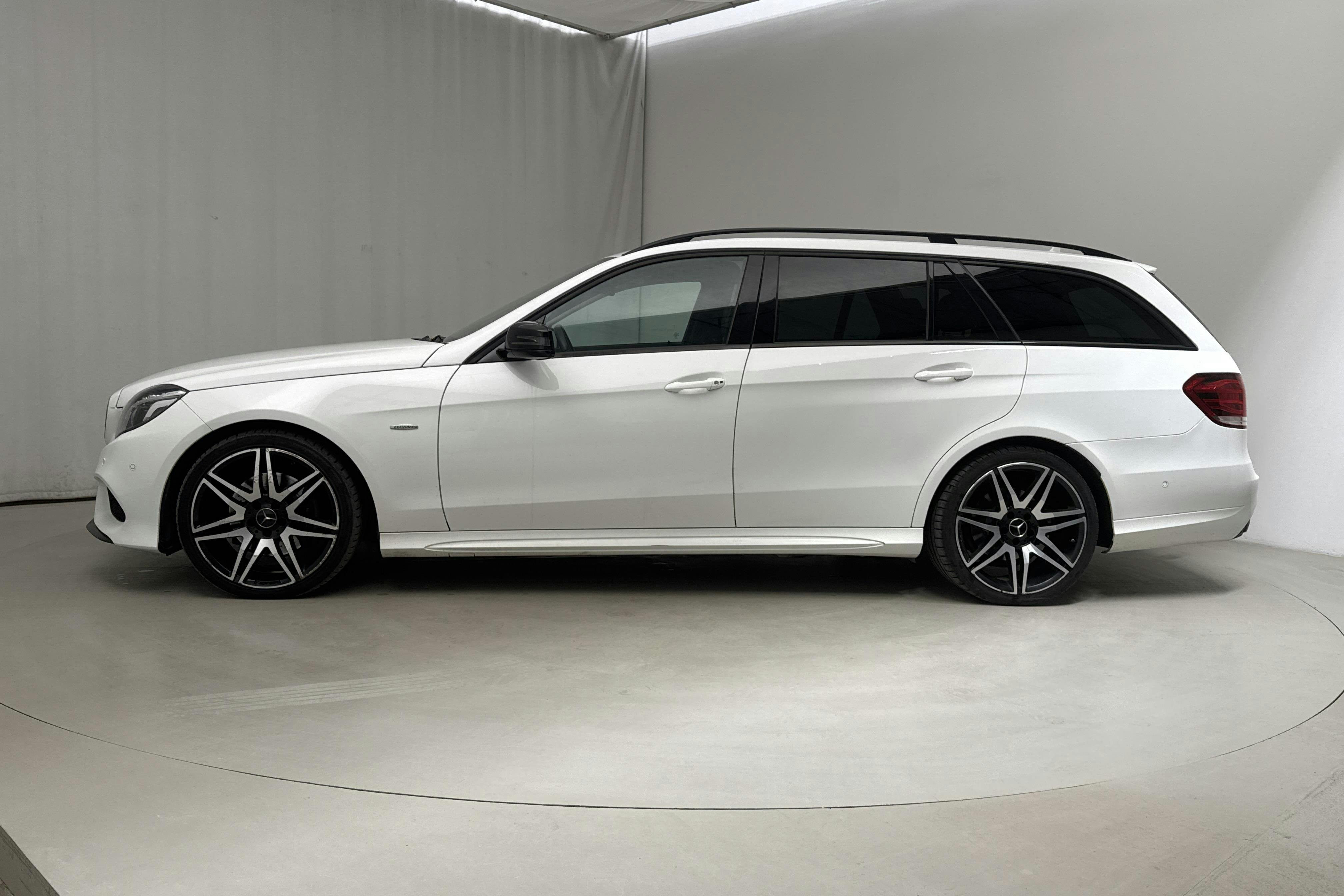 Mercedes E 250 BlueTEC Kombi 4MATIC S212 (204hk) - 26 438 mil - Automat - vit - 2015
