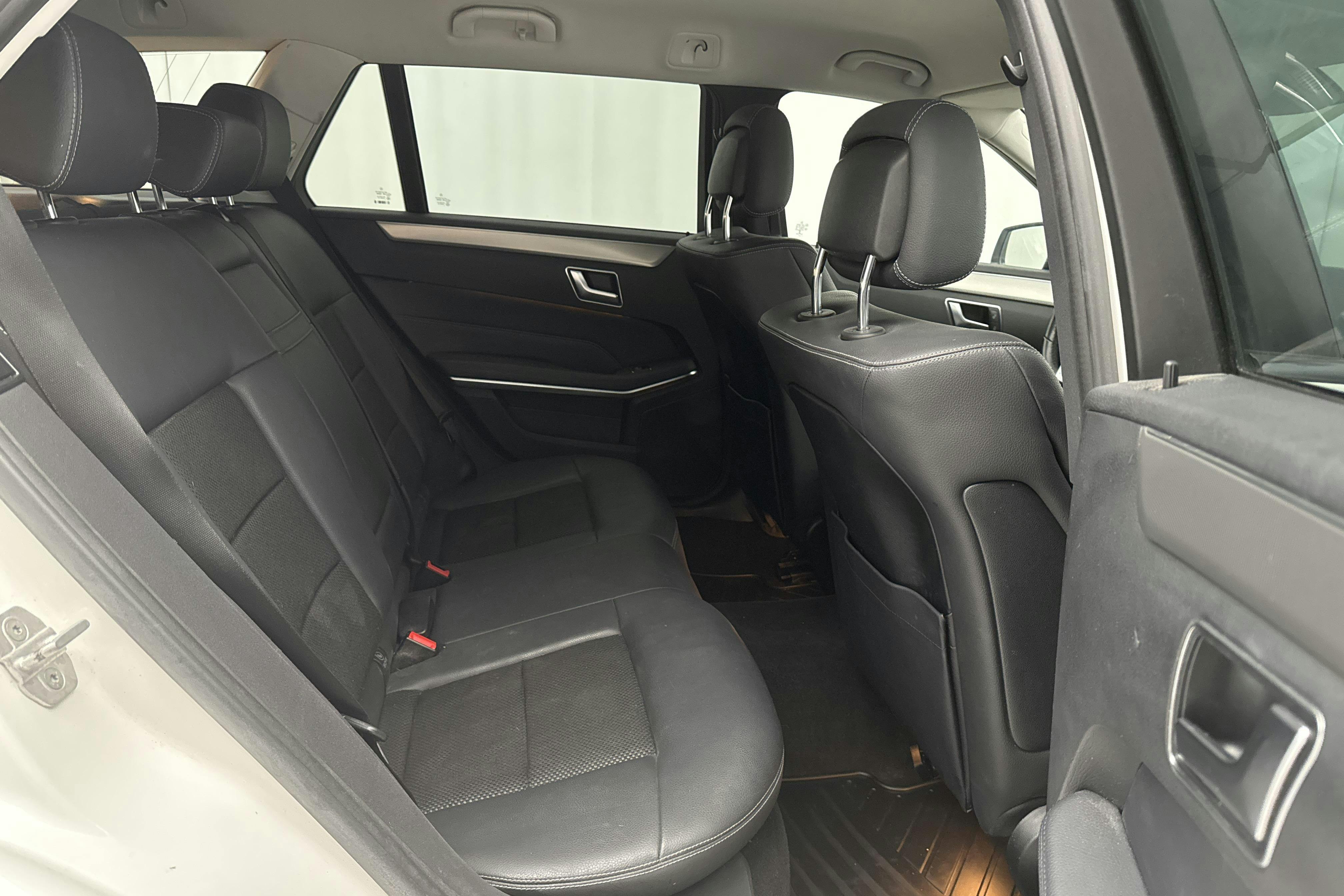 Mercedes E 250 BlueTEC Kombi 4MATIC S212 (204hk) - 26 438 mil - Automat - vit - 2015