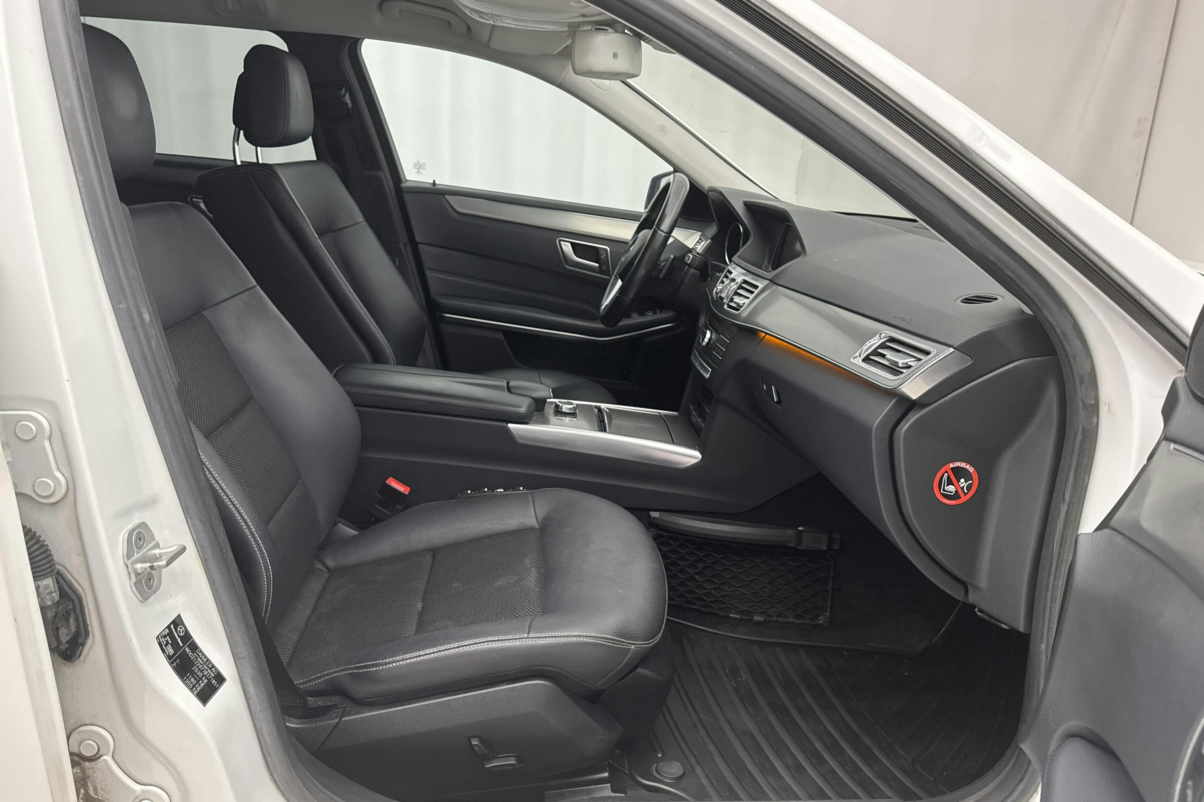 Mercedes E 250 BlueTEC Kombi 4MATIC S212 (204hk) - 26 438 mil - Automat - vit - 2015