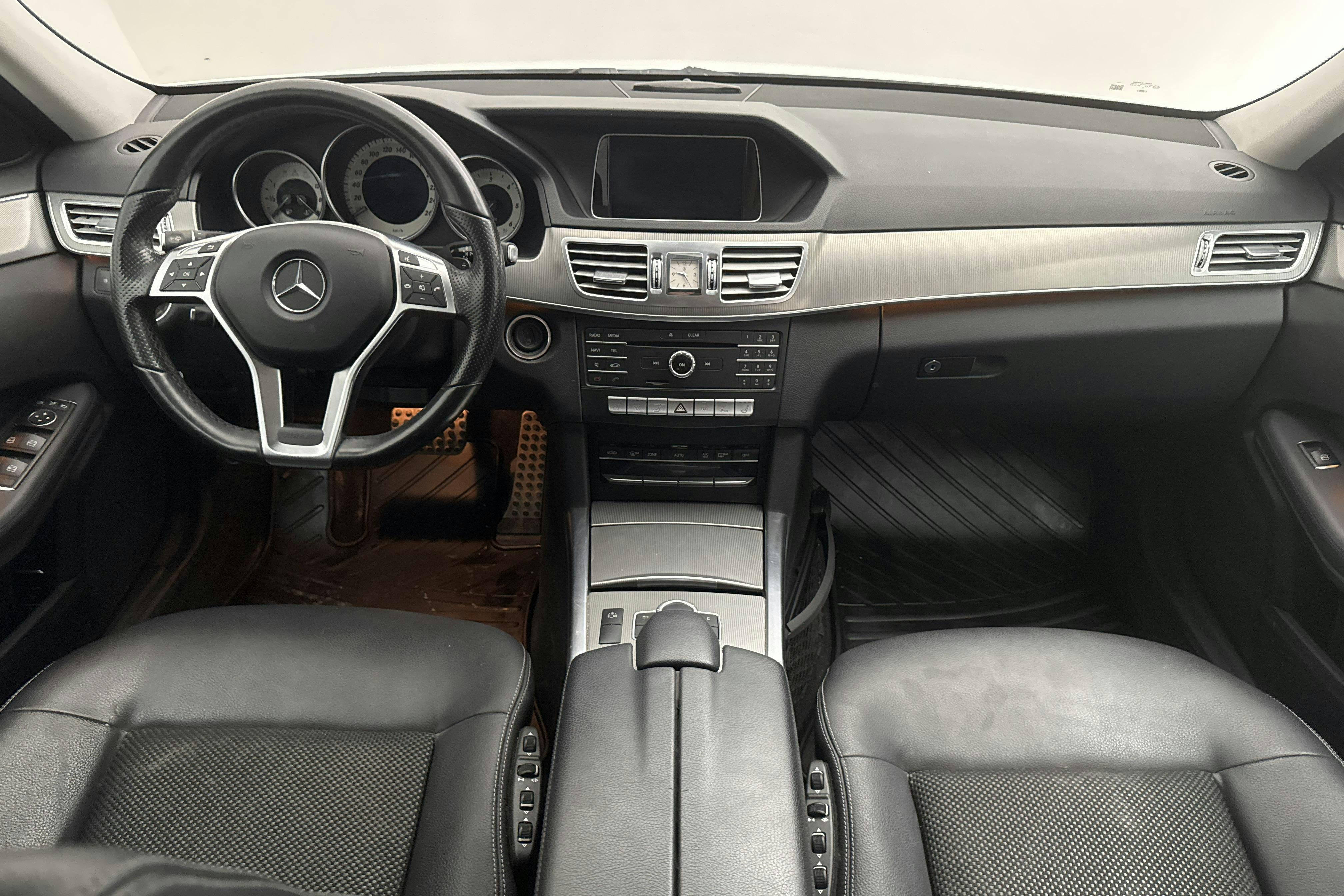 Mercedes E 250 BlueTEC Kombi 4MATIC S212 (204hk) - 26 438 mil - Automat - vit - 2015
