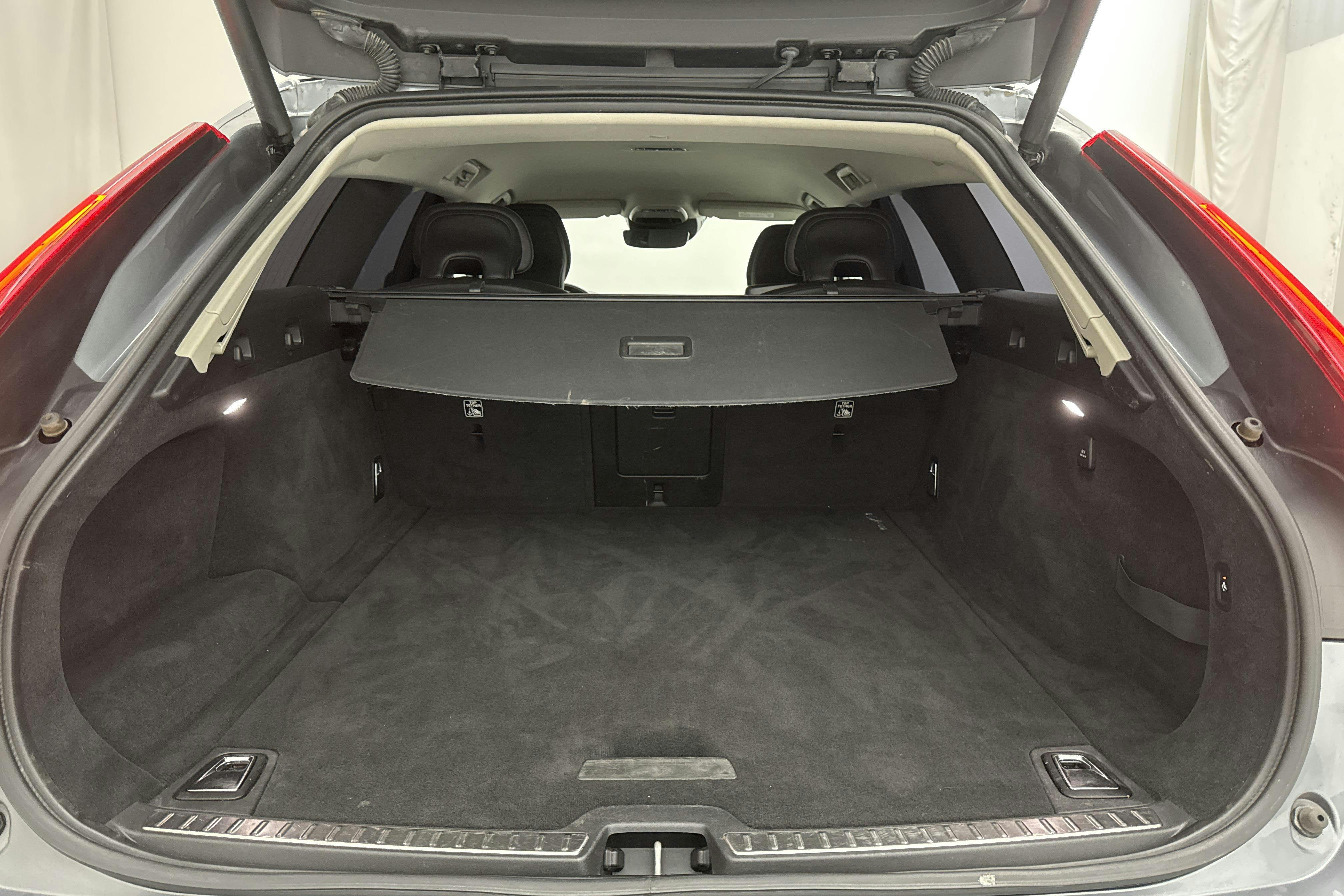 Volvo V90 D4 AWD (190hk) - 111 790 km - Automatic - gray - 2020