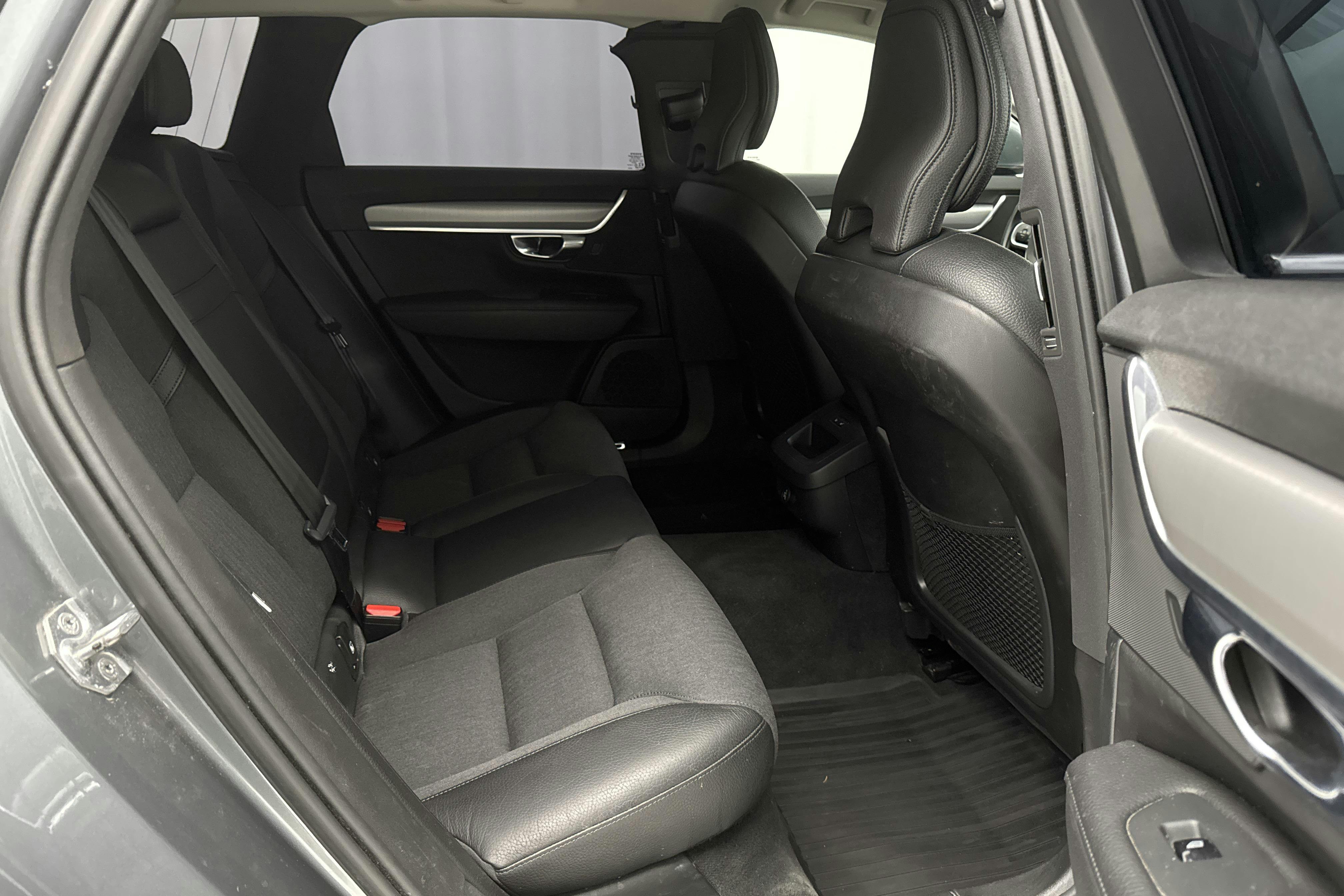 Volvo V90 D4 AWD (190hk) - 111 790 km - Automatic - gray - 2020