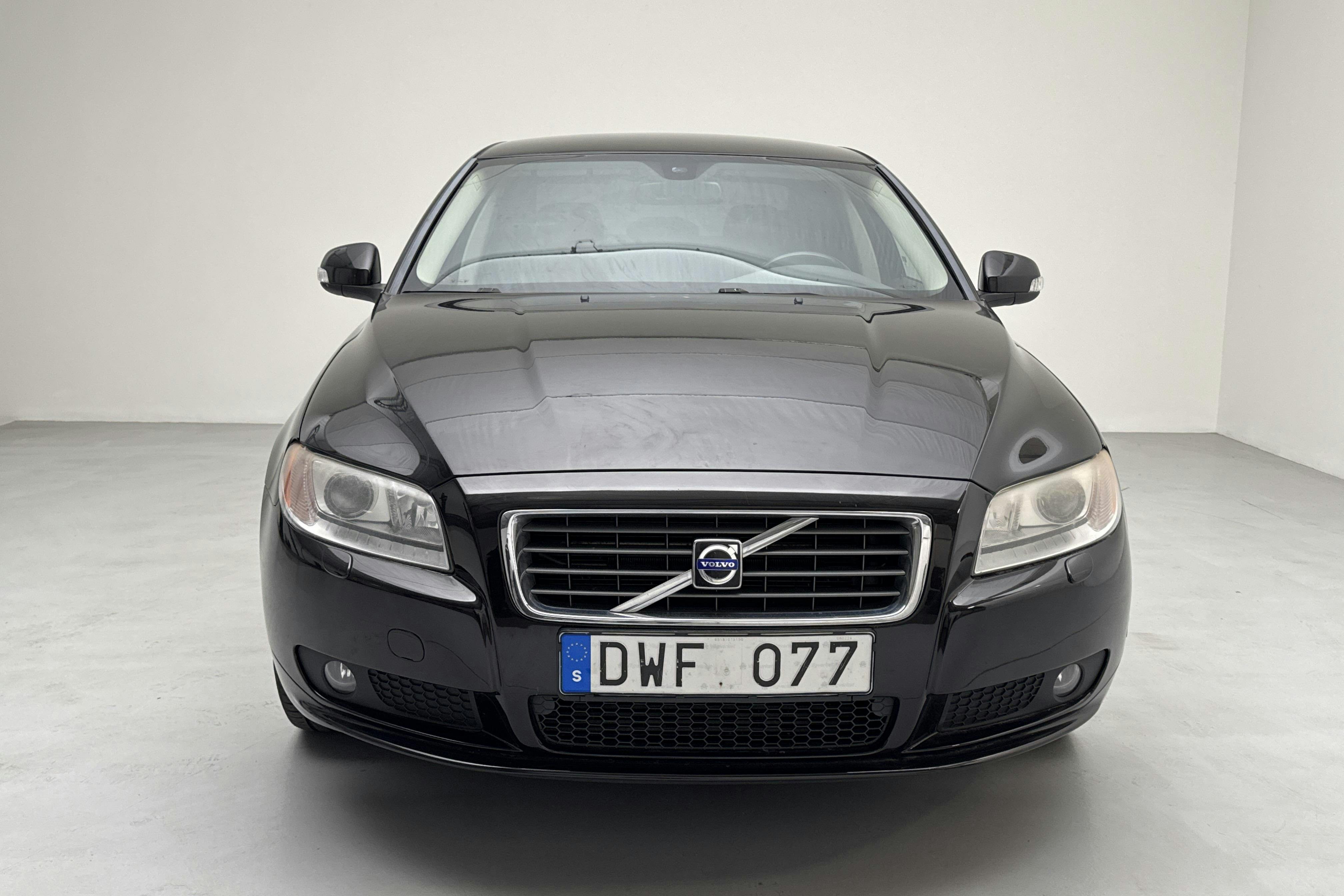Volvo S80 2.5T (200hk) - 18 663 mil - Manuell - svart - 2008