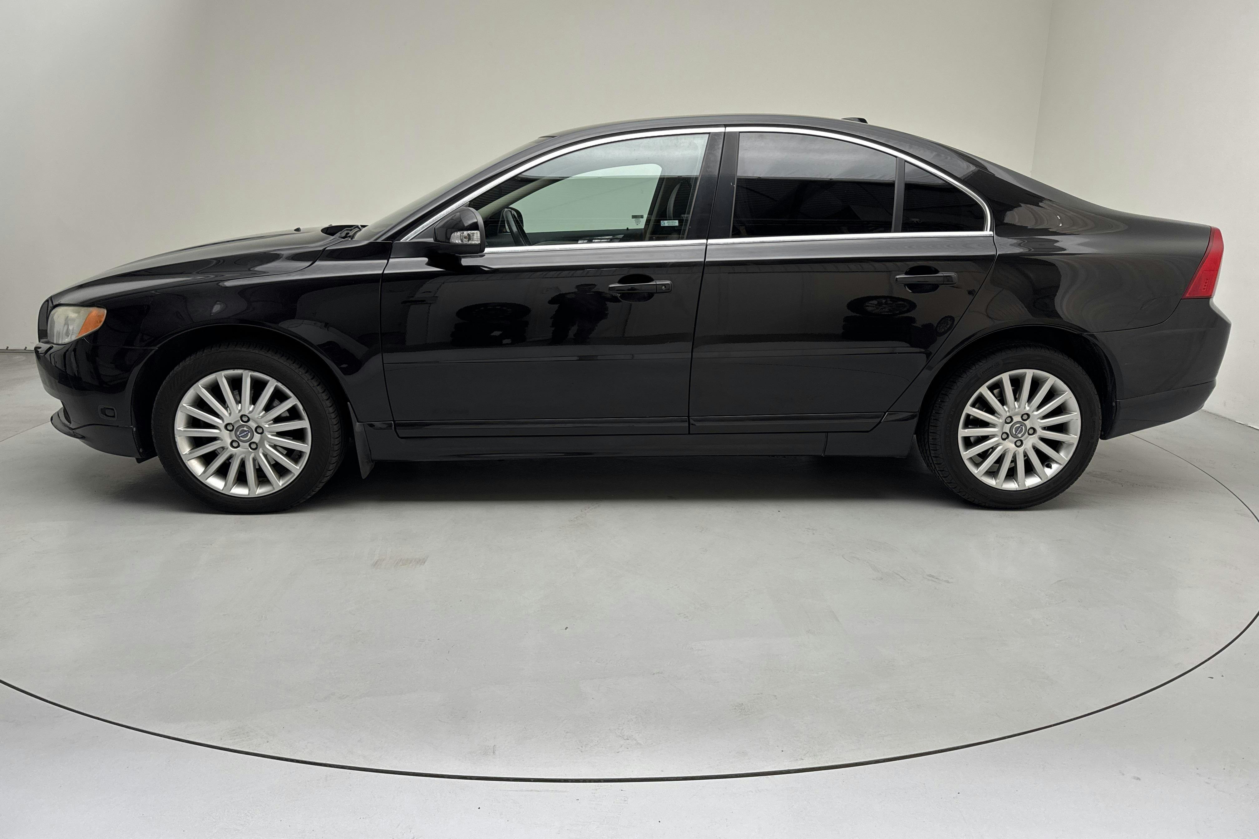 Volvo S80 2.5T (200hk) - 18 663 mil - Manuell - svart - 2008