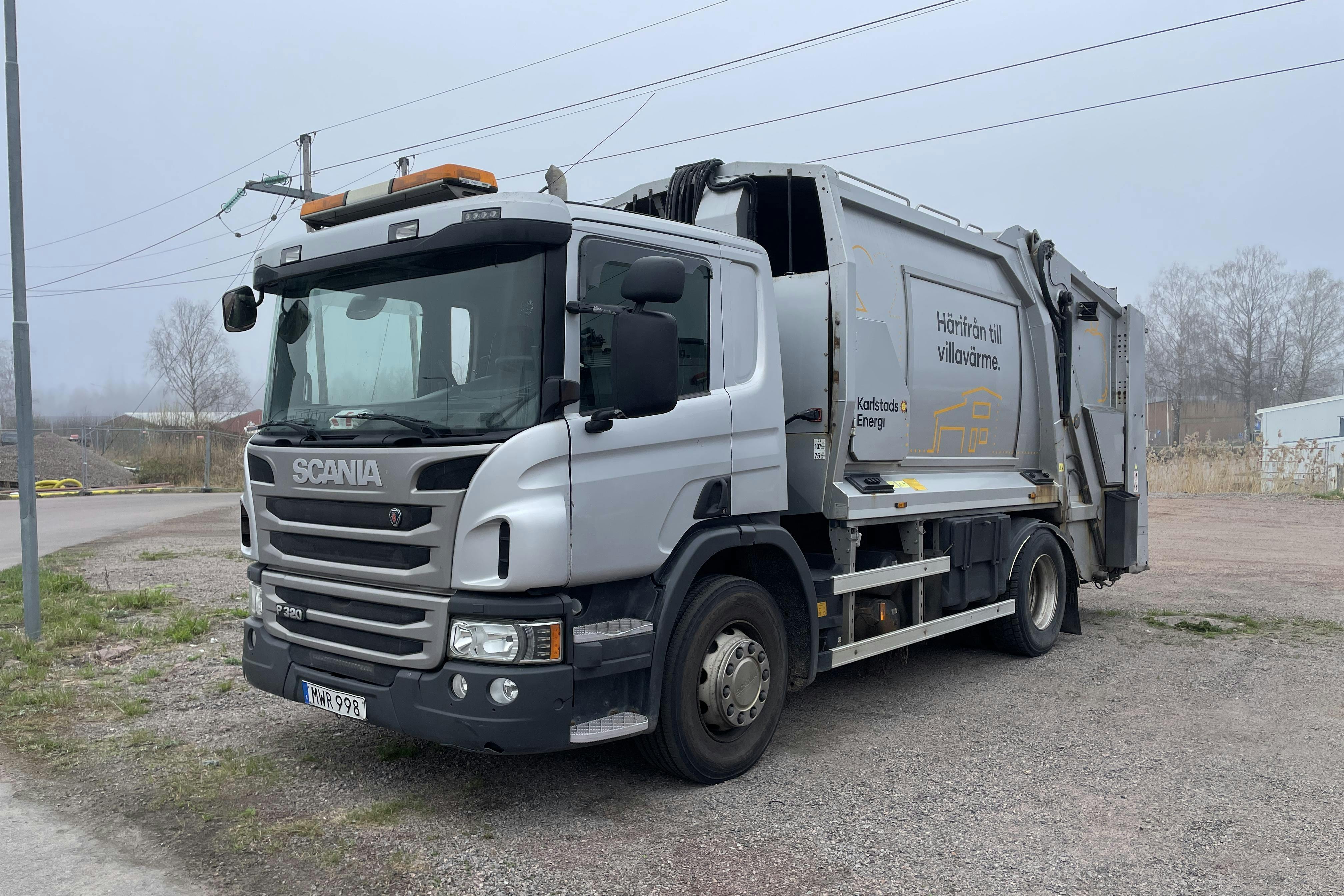 SCANIA P320LB HNB - 298 745 km - Automat - silver - 2015