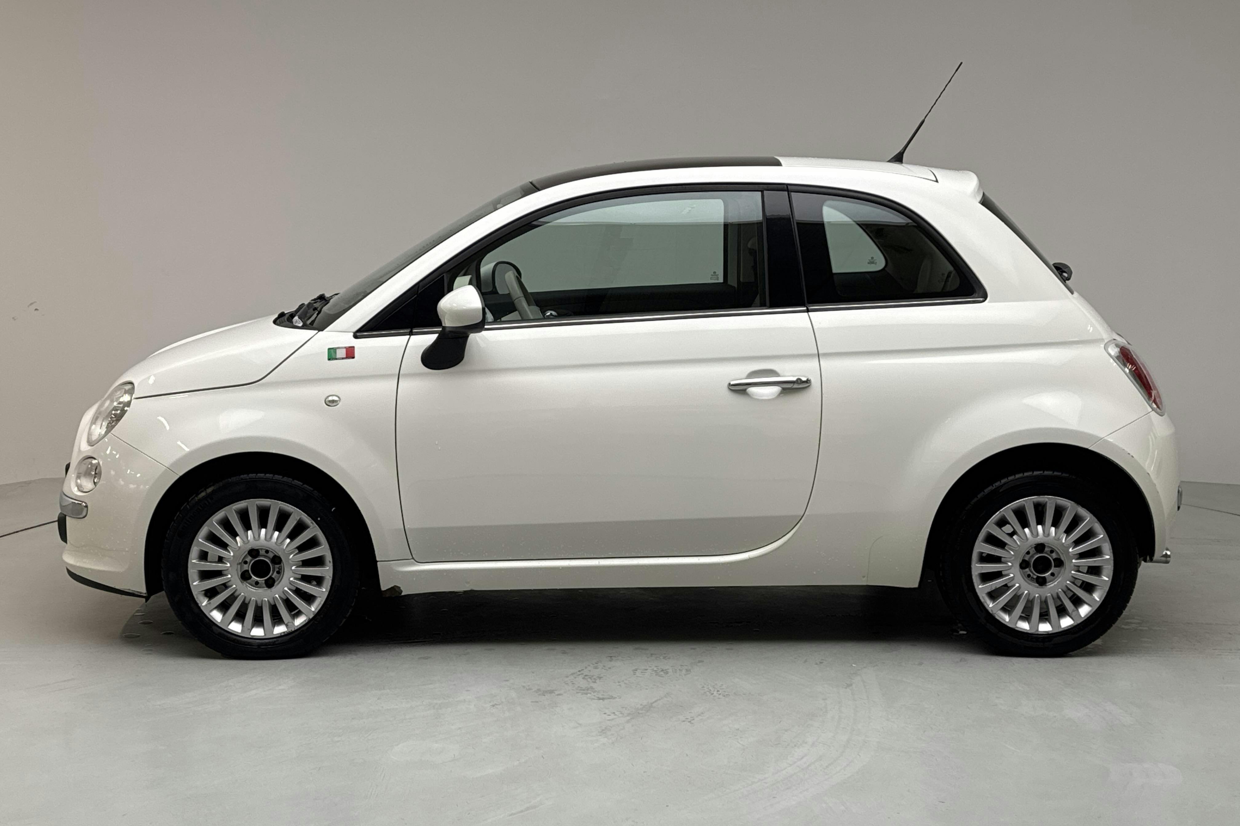 Fiat 500 1.2 (69hk) - 81 520 km - Manuaalinen - valkoinen - 2011