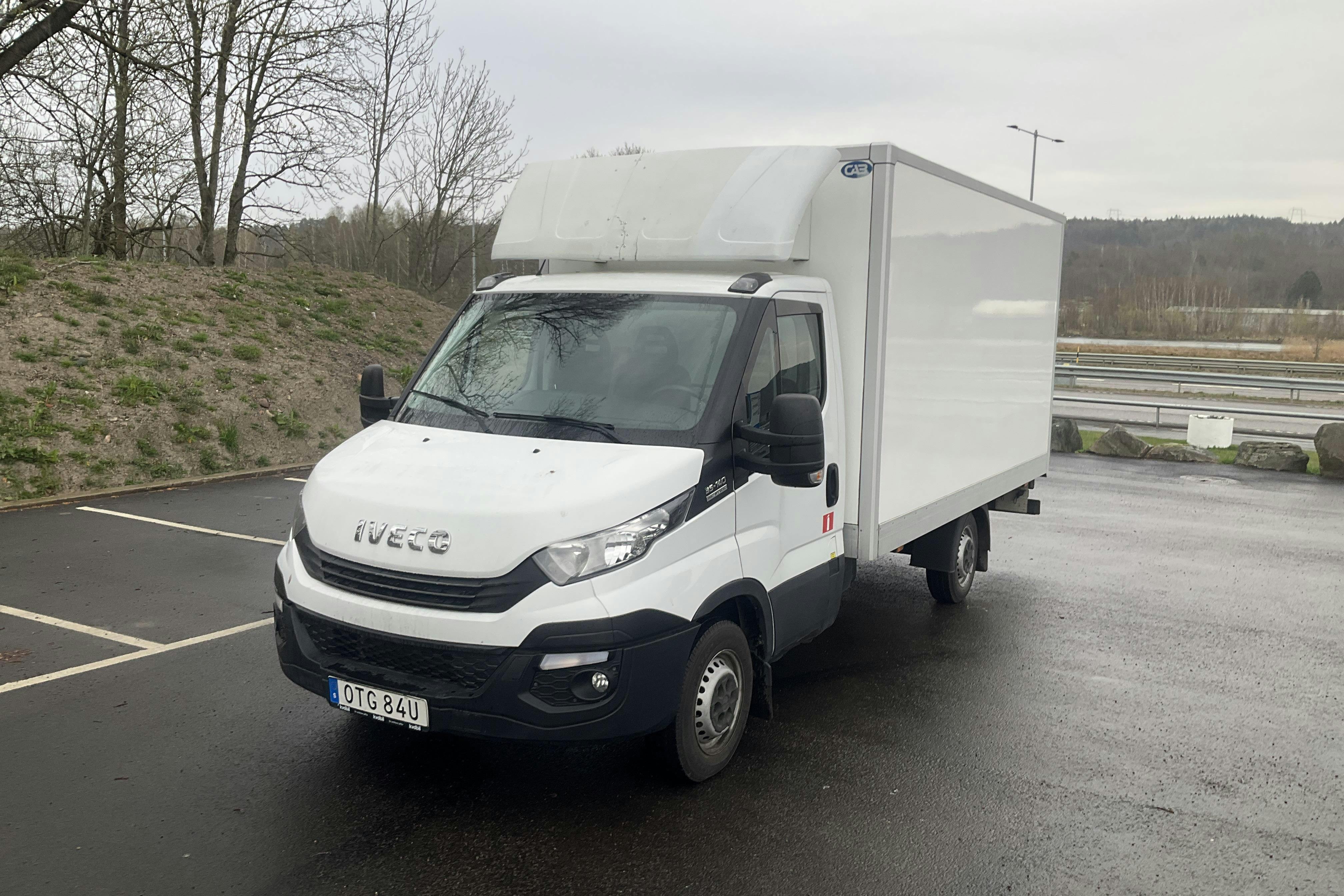 Iveco Daily 35 2.3 Volymskåp (136hk) - 14 412 mil - Automat - svart - 2019
