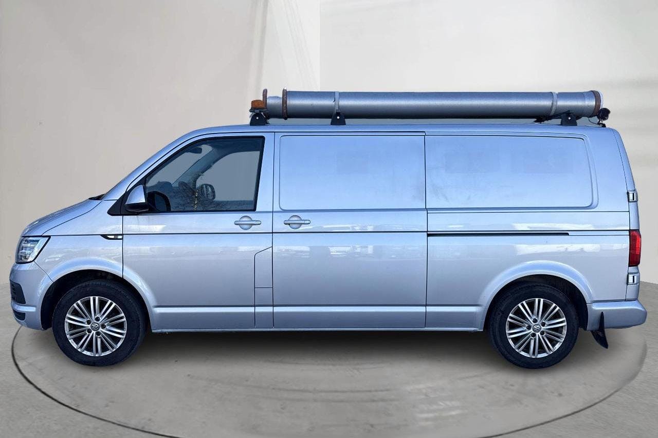 VW Transporter T6 2.0 TDI BMT Skåp 4MOTION (150hk) - 31 814 mil - Automat - silver - 2018