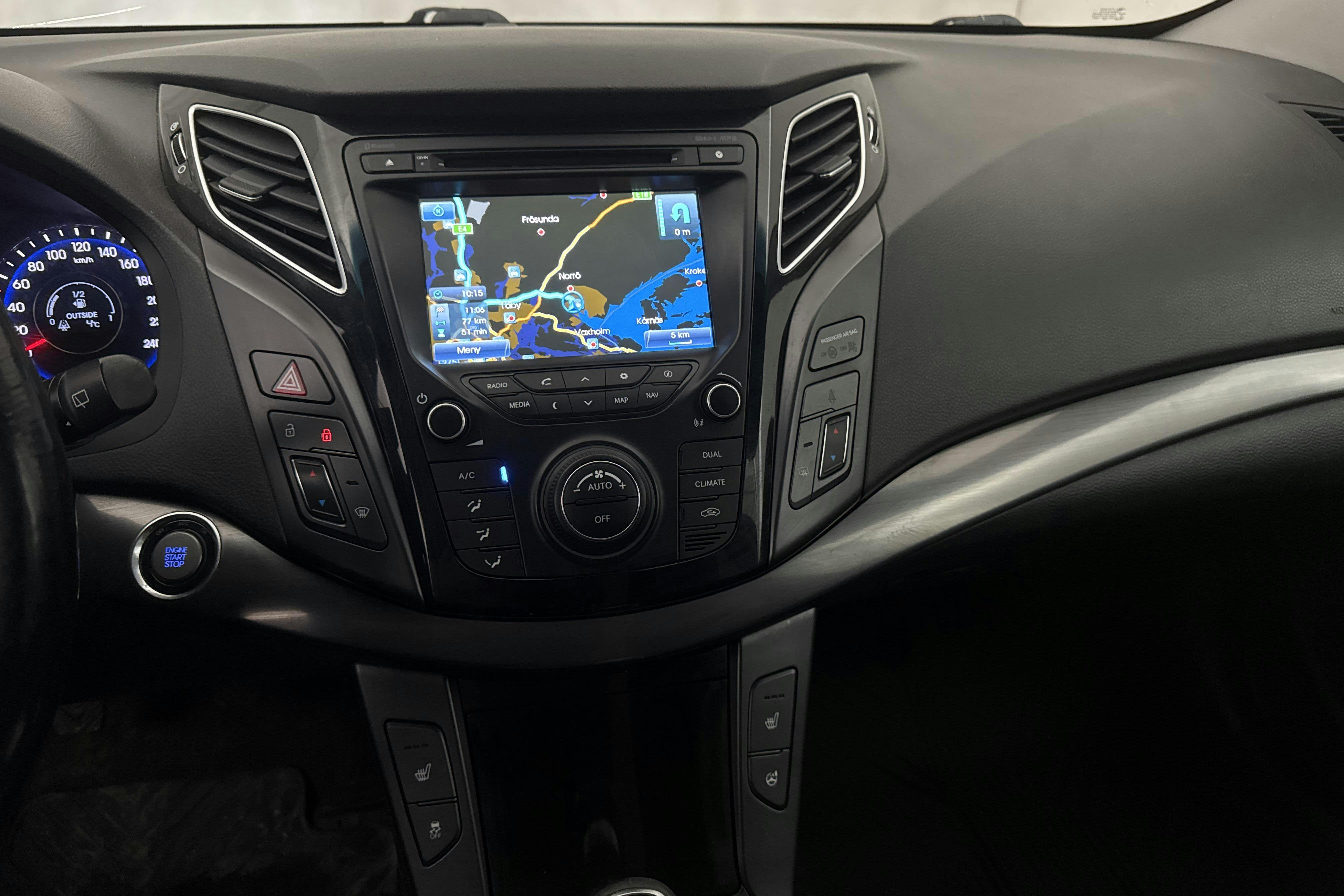 Hyundai i40 1.7 CRDi Kombi (136hk) - 220 590 km - Manual - black - 2014