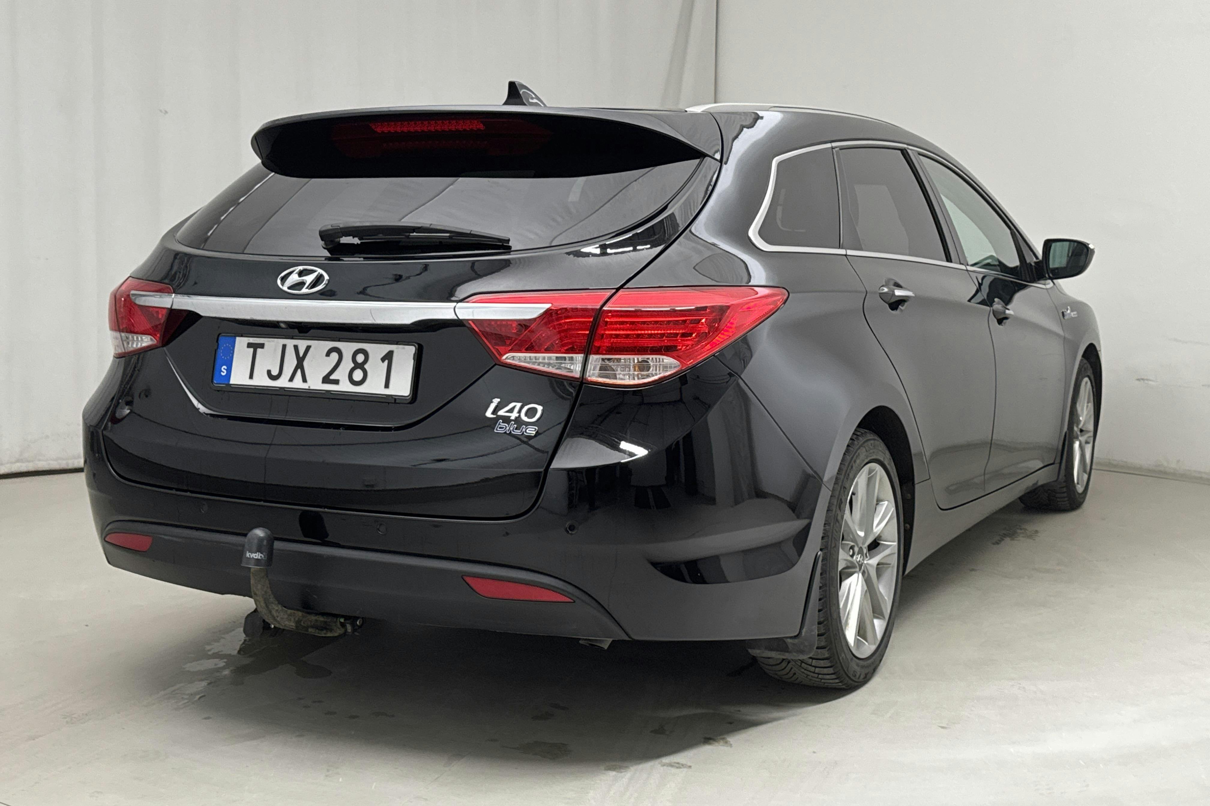 Hyundai i40 1.7 CRDi Kombi (136hk) - 220 590 km - Manual - black - 2014