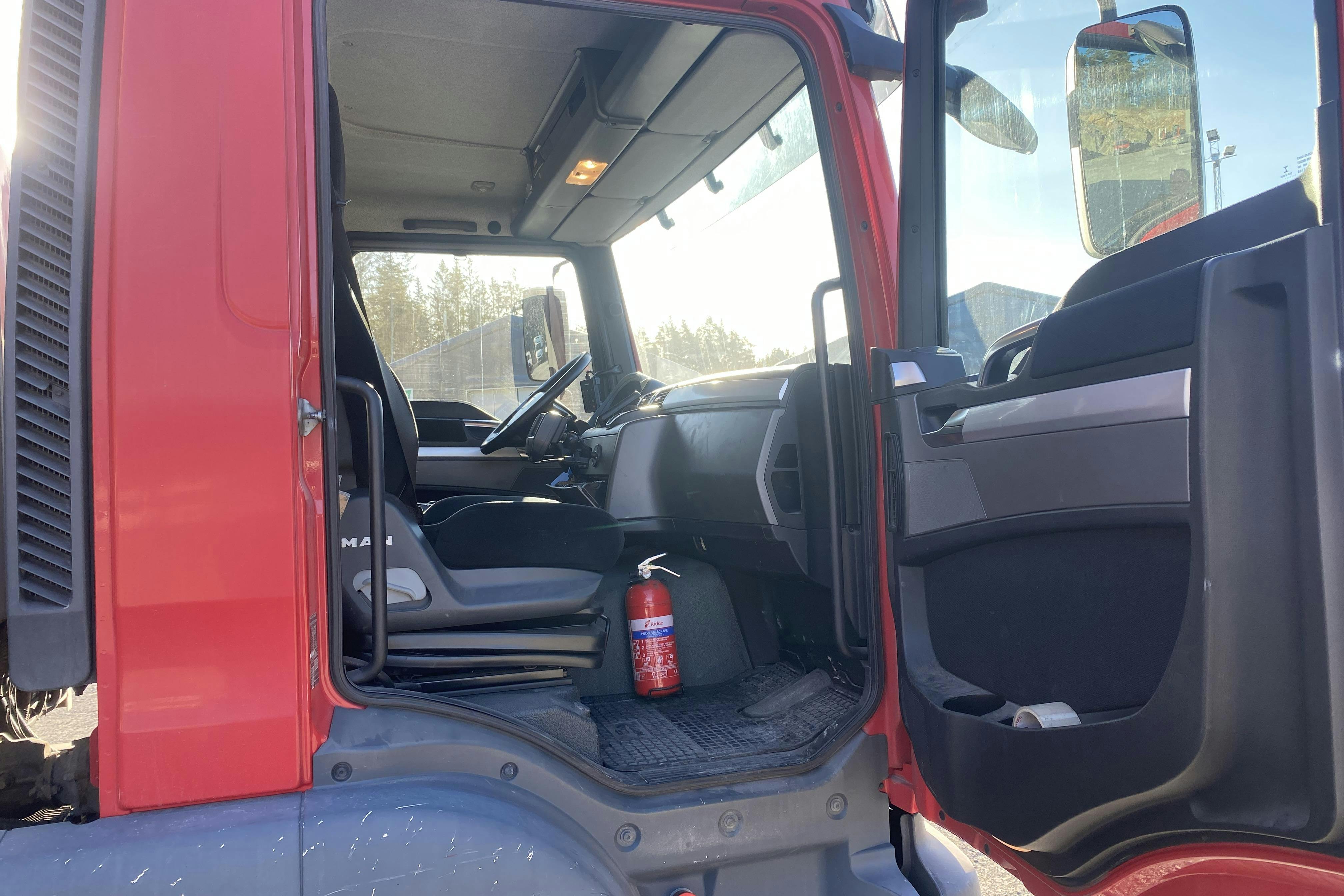 M.A.N TGM 18.290 LL - 191 557 km - Automaattinen - punainen - 2014