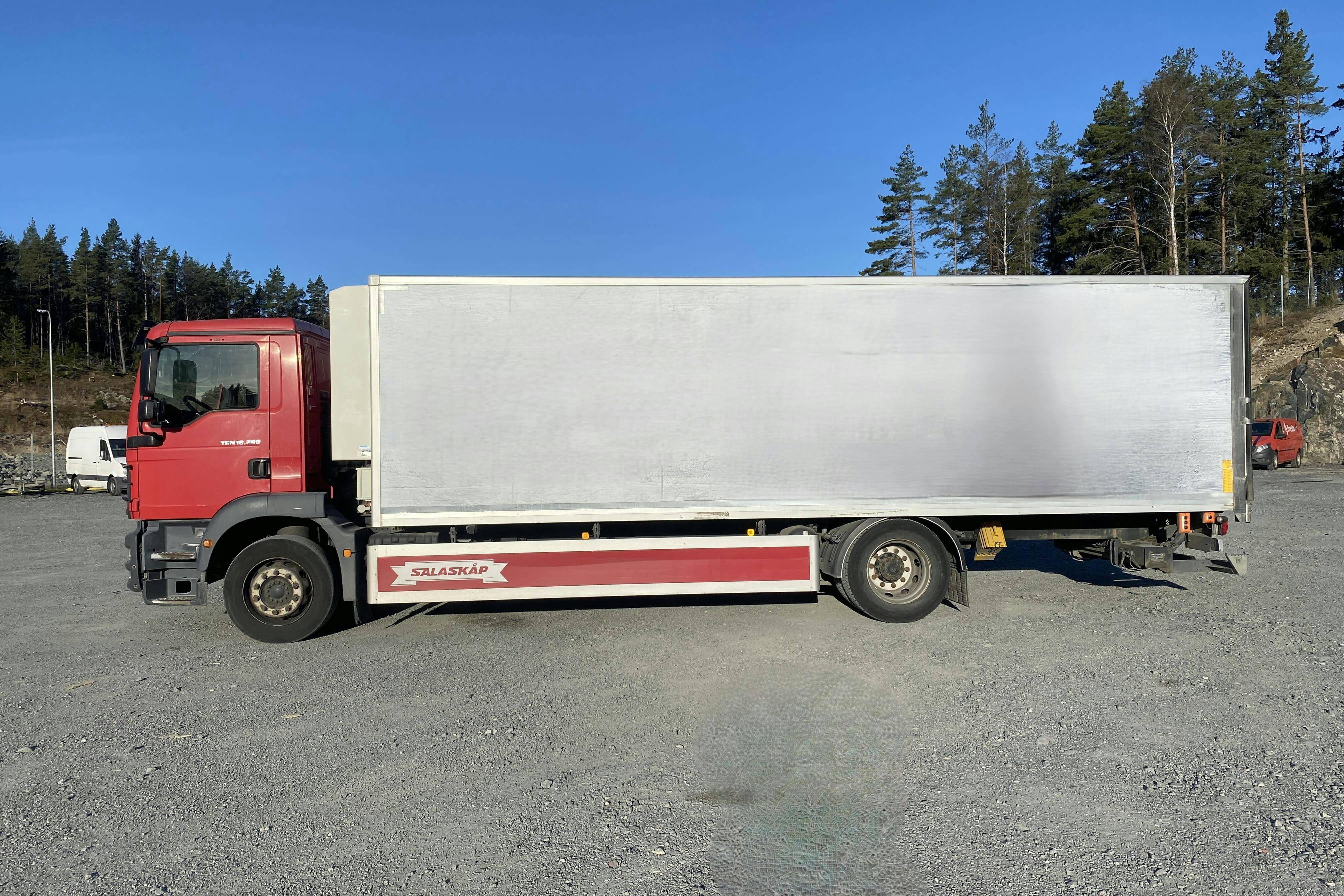 M.A.N TGM 18.290 LL - 191 557 km - Automaattinen - punainen - 2014