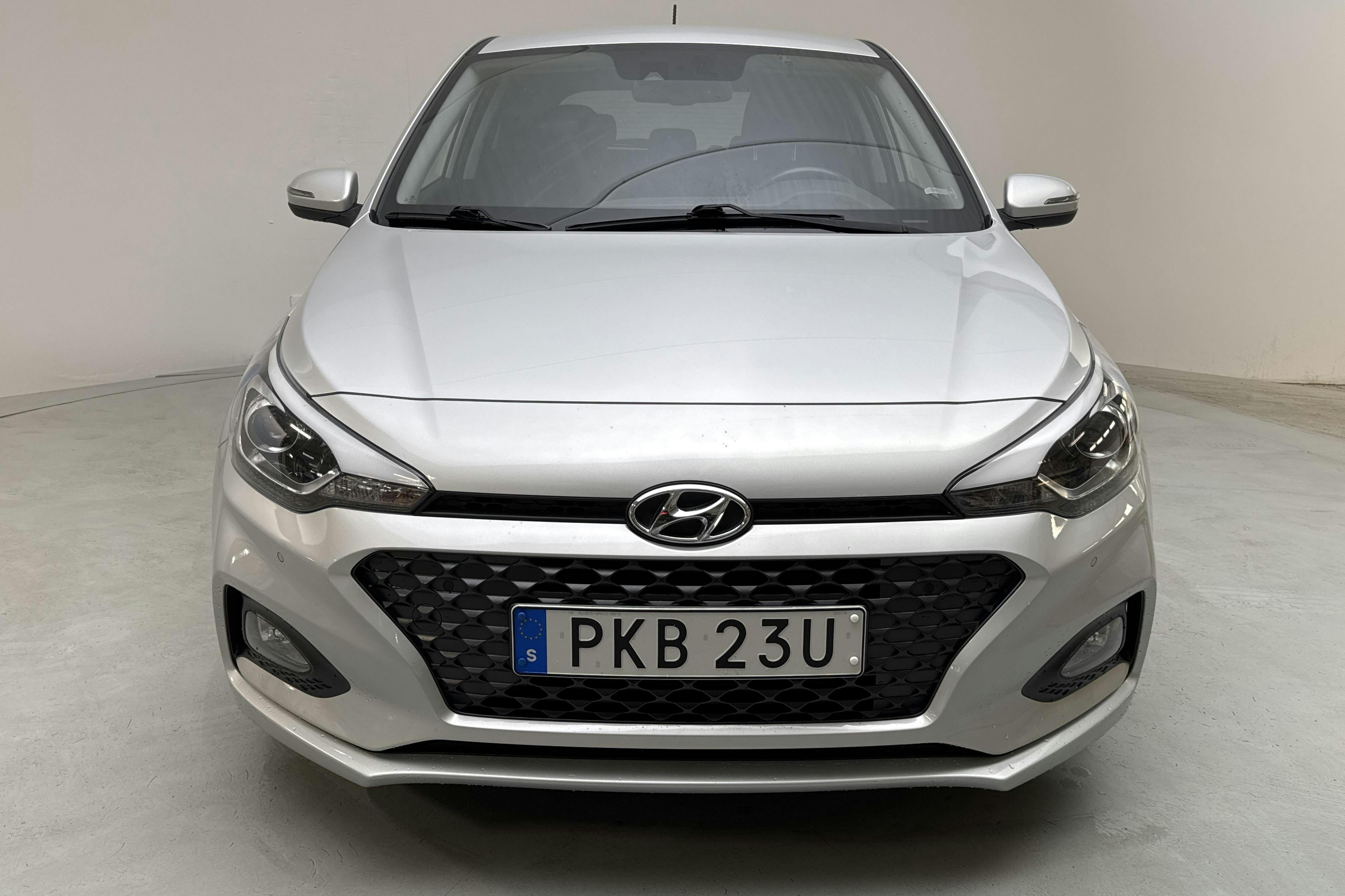Hyundai i20 1.25 (84hk) - 47 120 km - Manualna - srebro - 2019
