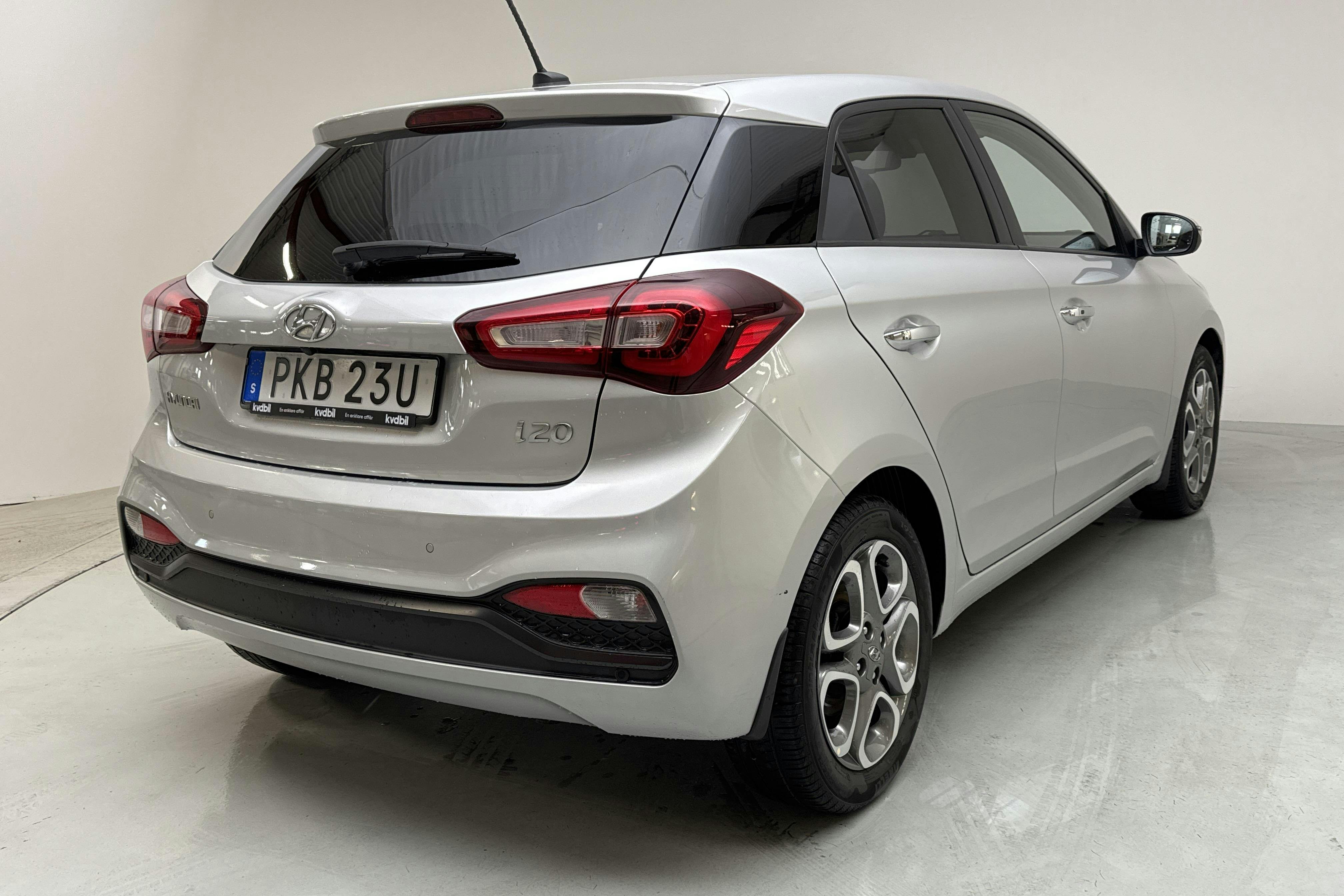 Hyundai i20 1.25 (84hk) - 47 120 km - Manualna - srebro - 2019