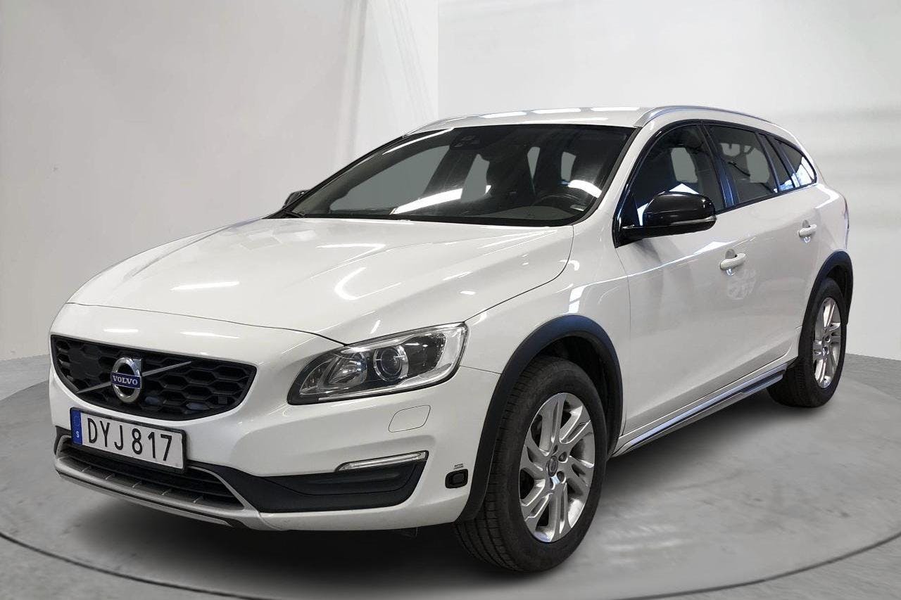 Volvo V60 D3 Cross Country (150hk) - 27 419 mil - Automat - vit - 2017