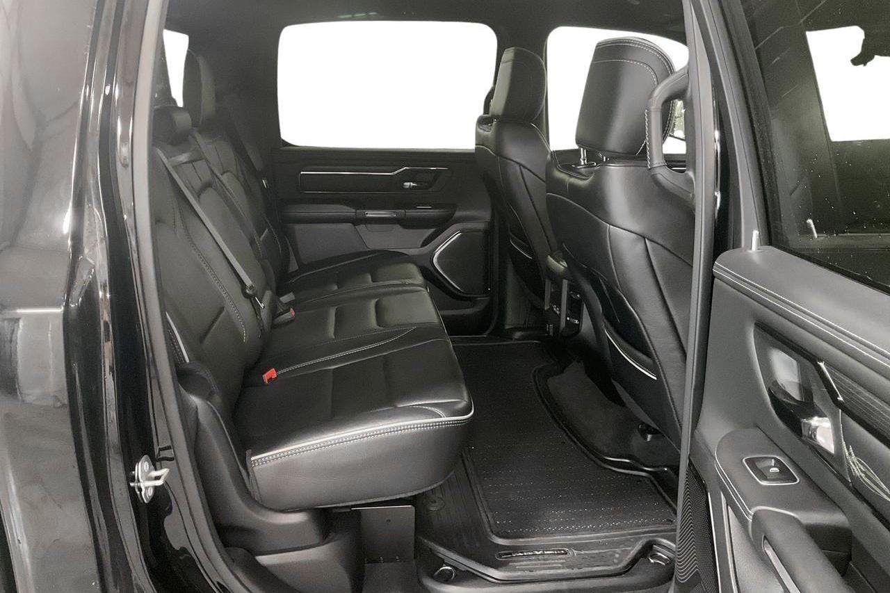Dodge RAM 1500 5.7 (395hk) - 9 332 mil - Automat - svart - 2022