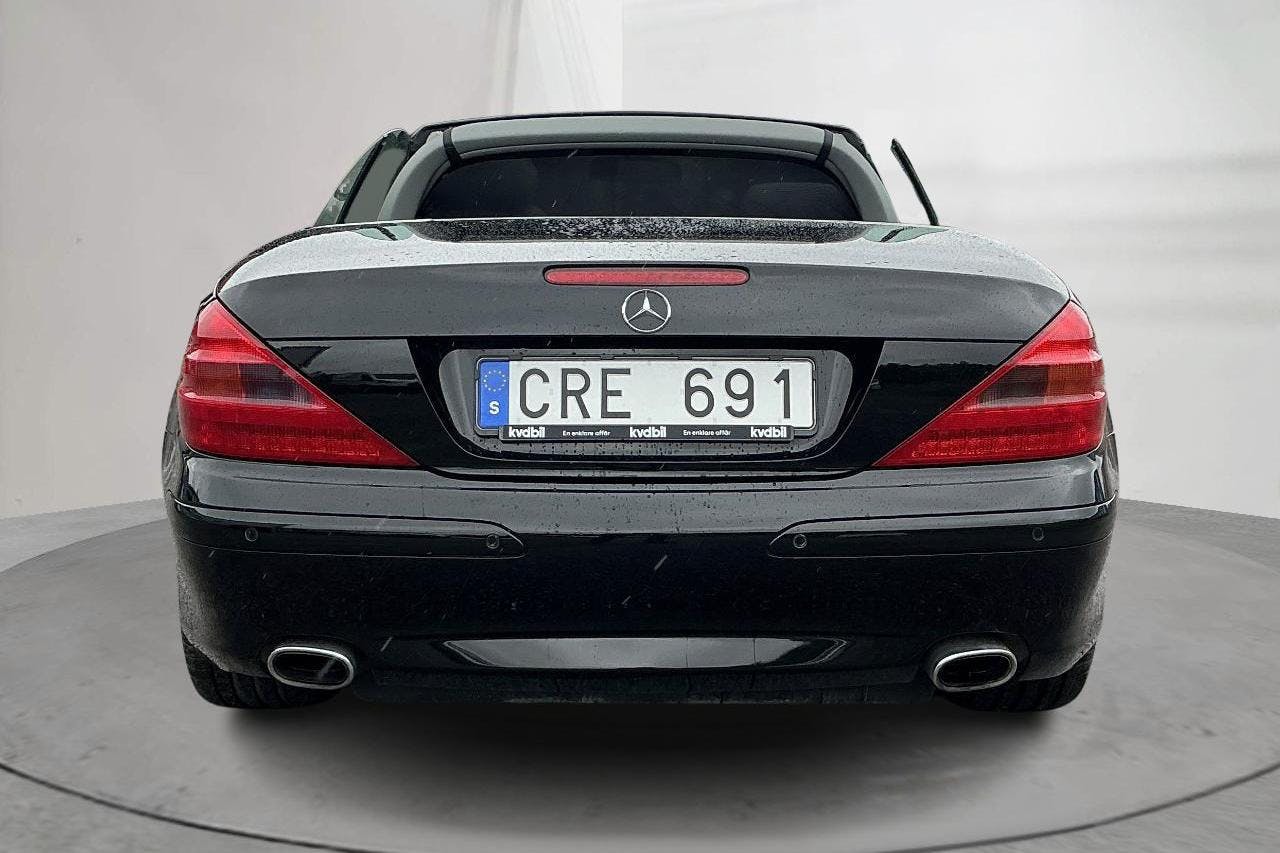 Mercedes SL 350 R230 (245hk) - 12 648 mil - Automat - svart - 2005
