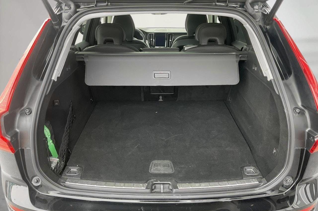 Volvo XC60 T6 AWD Recharge (350hk) - 107 650 km - Automatyczna - czarny - 2023