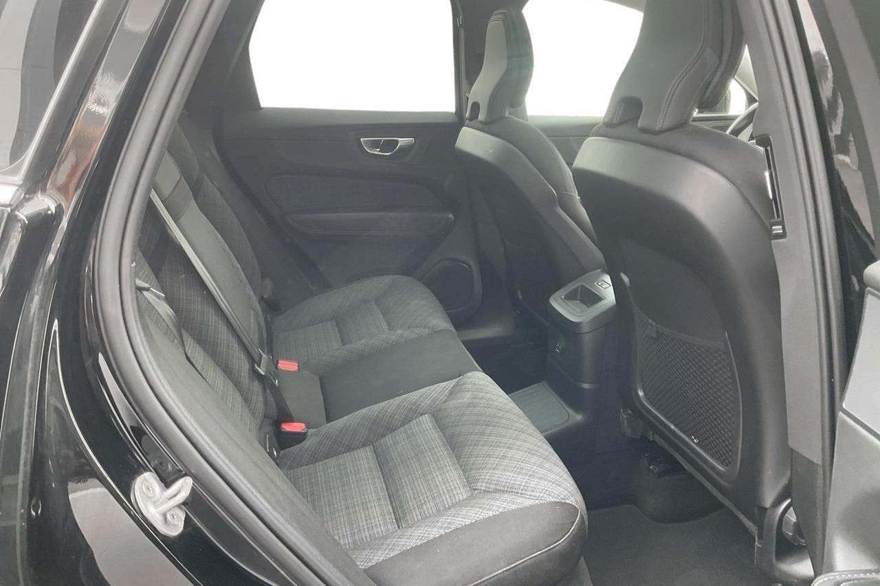 Volvo XC60 T6 AWD Recharge (350hk) - 107 650 km - Automatyczna - czarny - 2023
