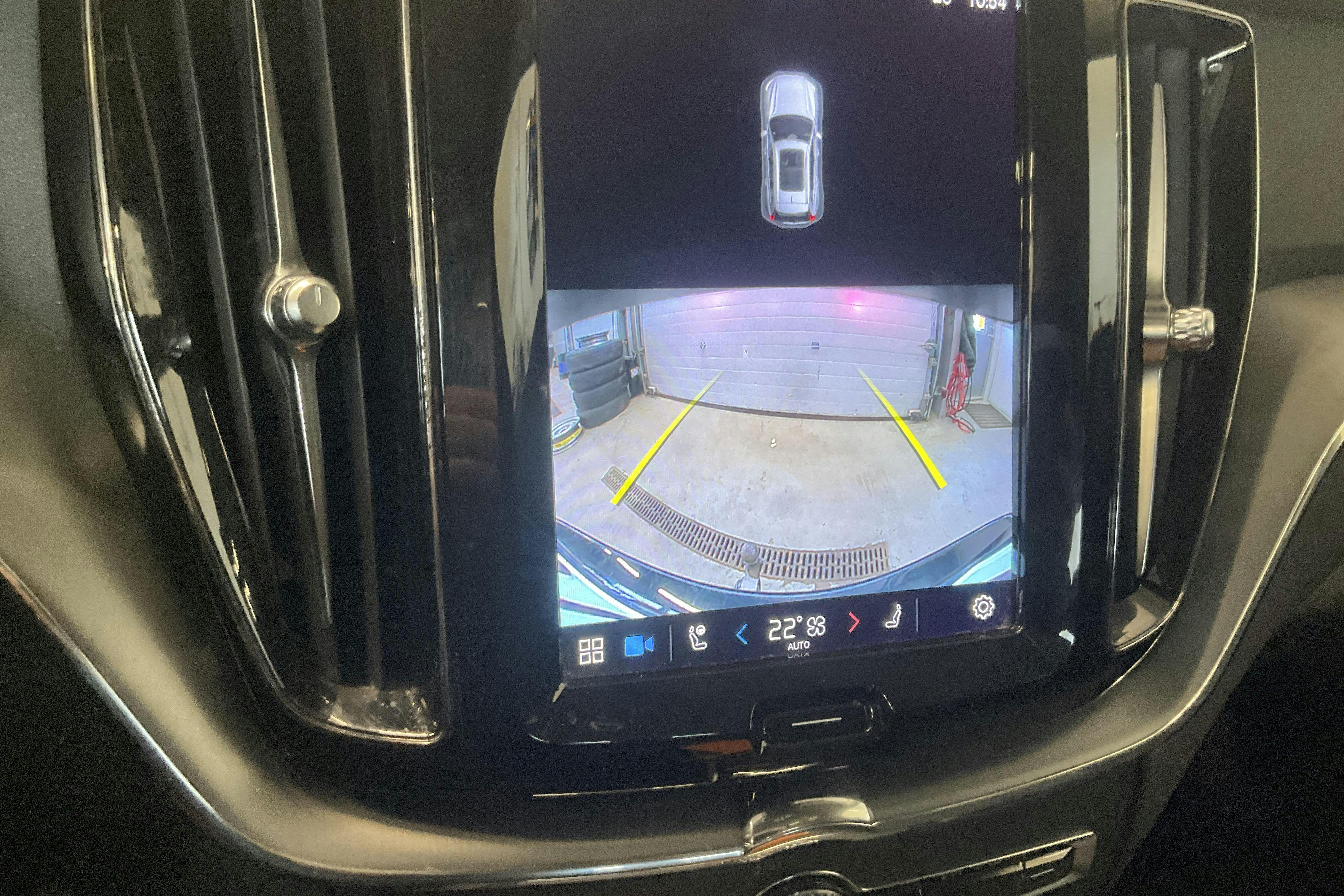 Volvo XC60 T6 AWD Recharge (350hk) - 107 650 km - Automatyczna - czarny - 2023