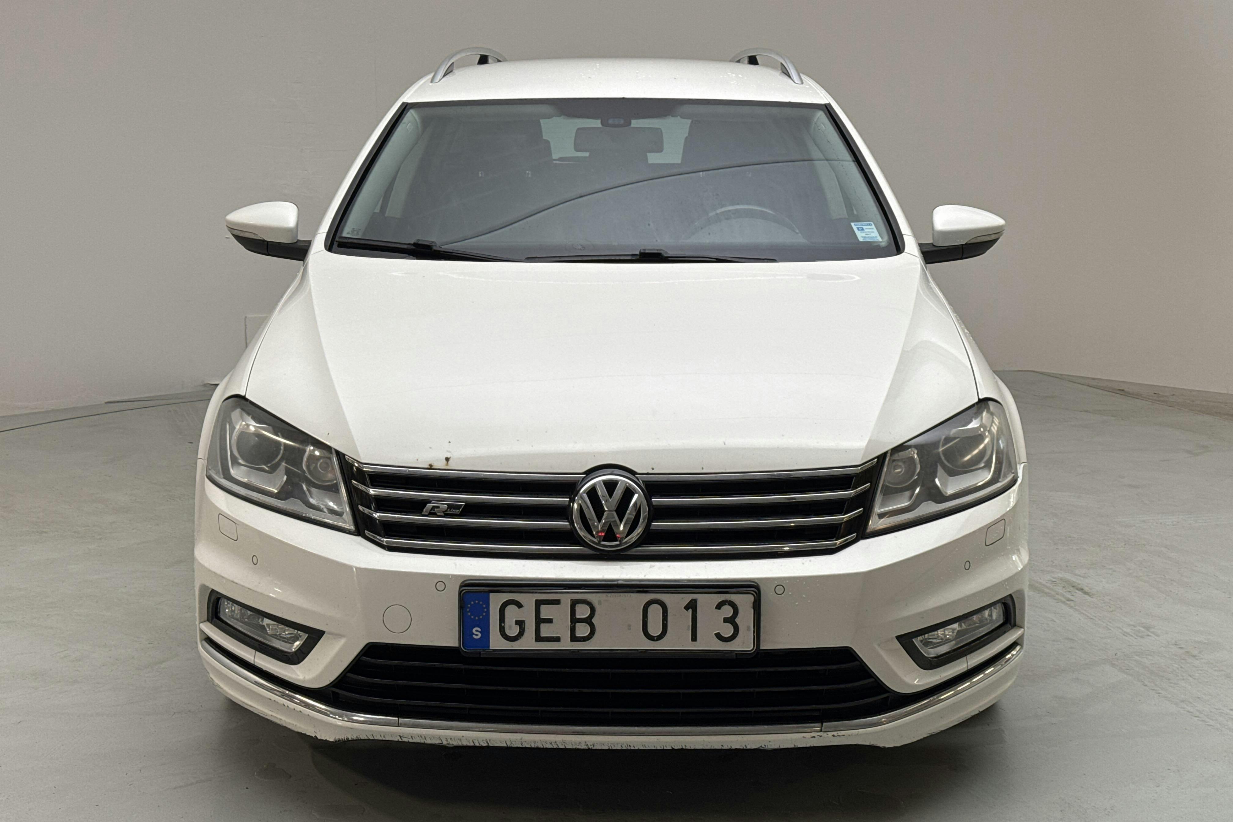 VW Passat 2.0 TDI BlueMotion Technology Variant 4Motion (177hk) - 200 470 km - Automatic - white - 2014