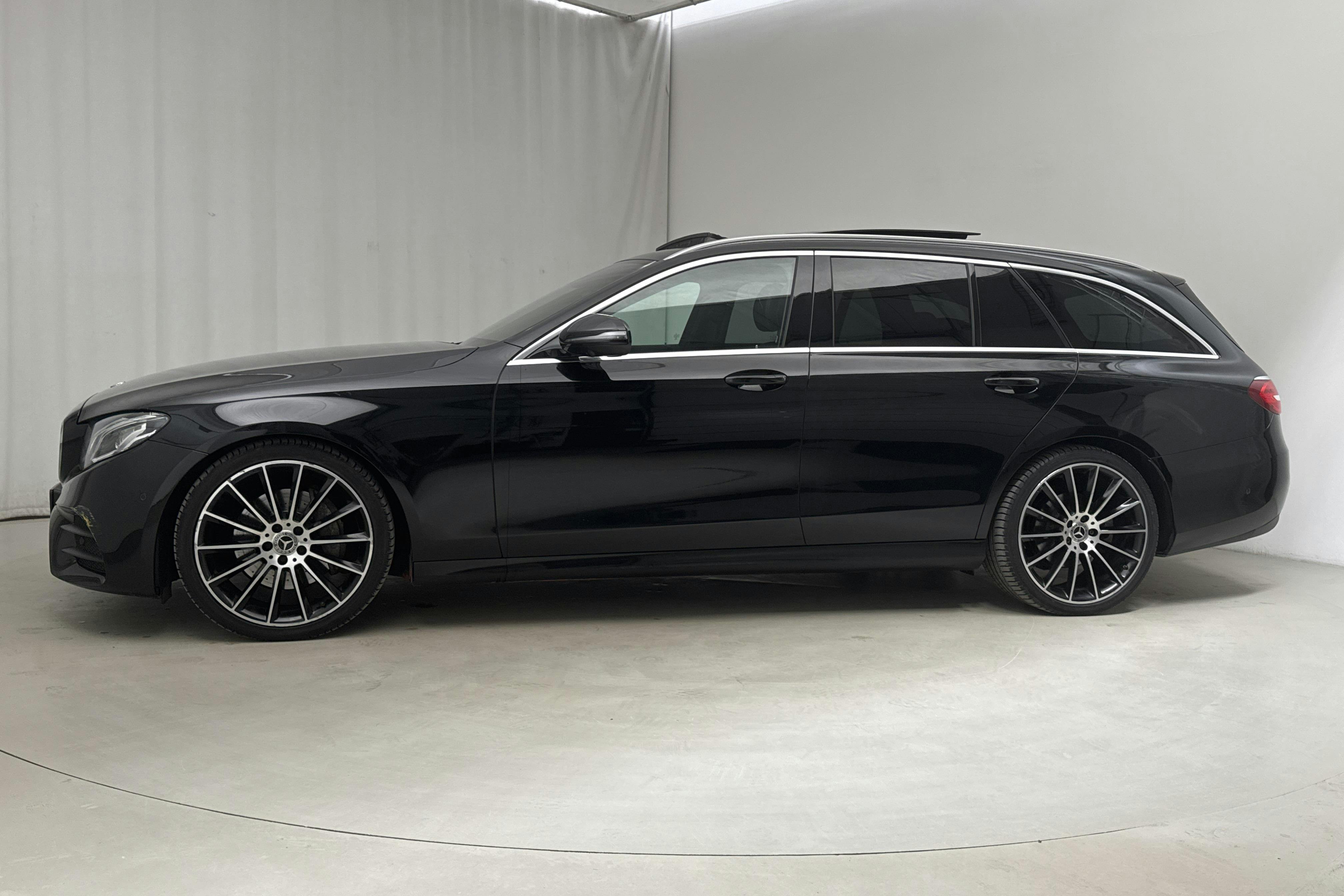 Mercedes E 200 d Kombi S213 (150hk) - 11 033 mil - Automat - svart - 2019