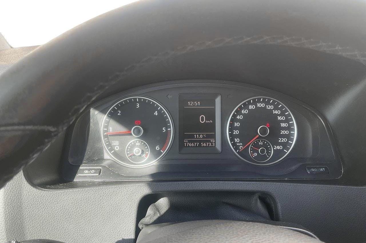 VW Transporter T5 2.0 BiTDI Pickup 4MOTION (180hk) - 176 680 km - Käsitsi - sinine - 2015