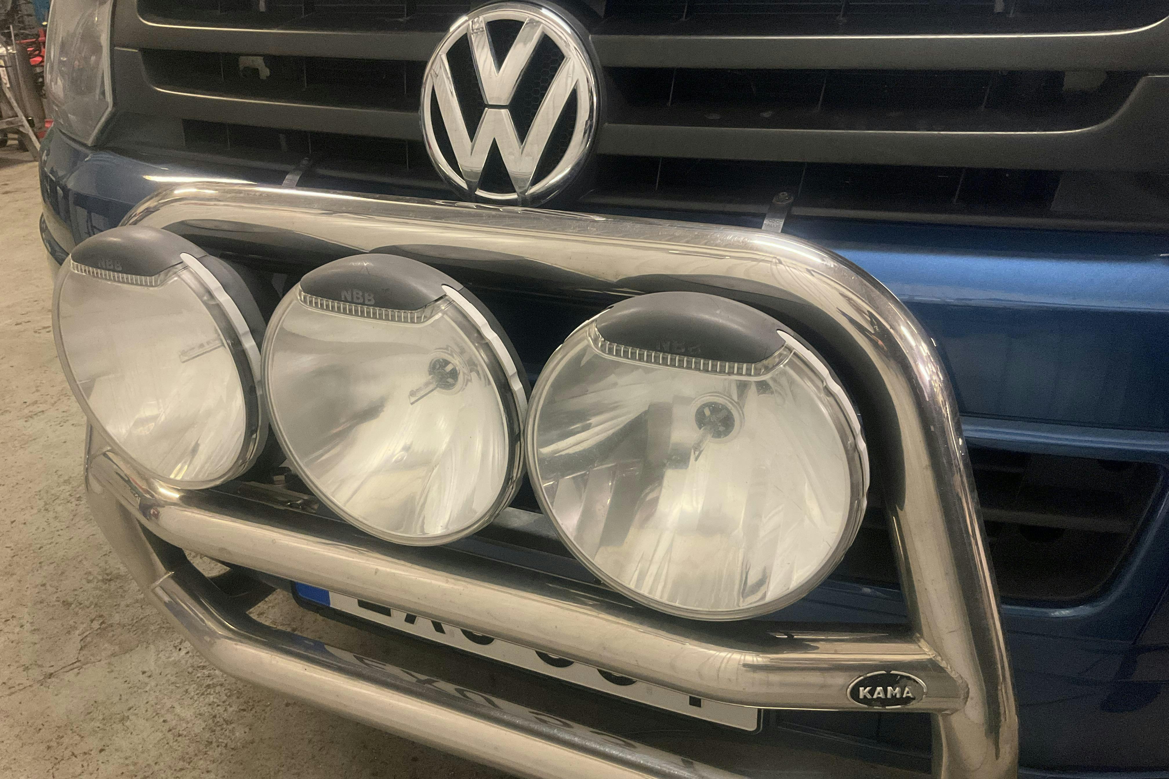 VW Transporter T5 2.0 BiTDI Pickup 4MOTION (180hk) - 176 680 km - Käsitsi - sinine - 2015