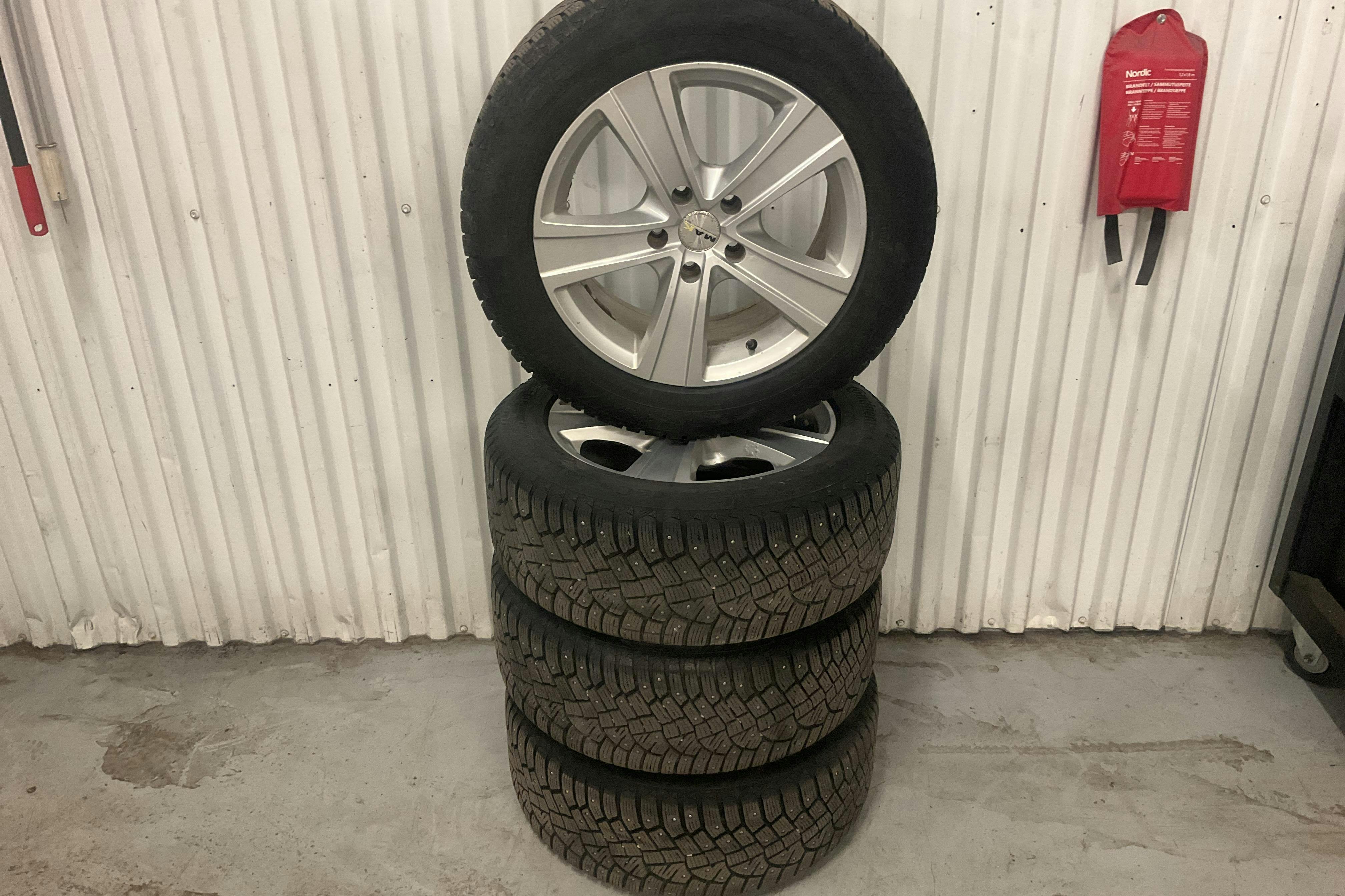 VW Transporter T5 2.0 BiTDI Pickup 4MOTION (180hk) - 176 680 km - Käsitsi - sinine - 2015