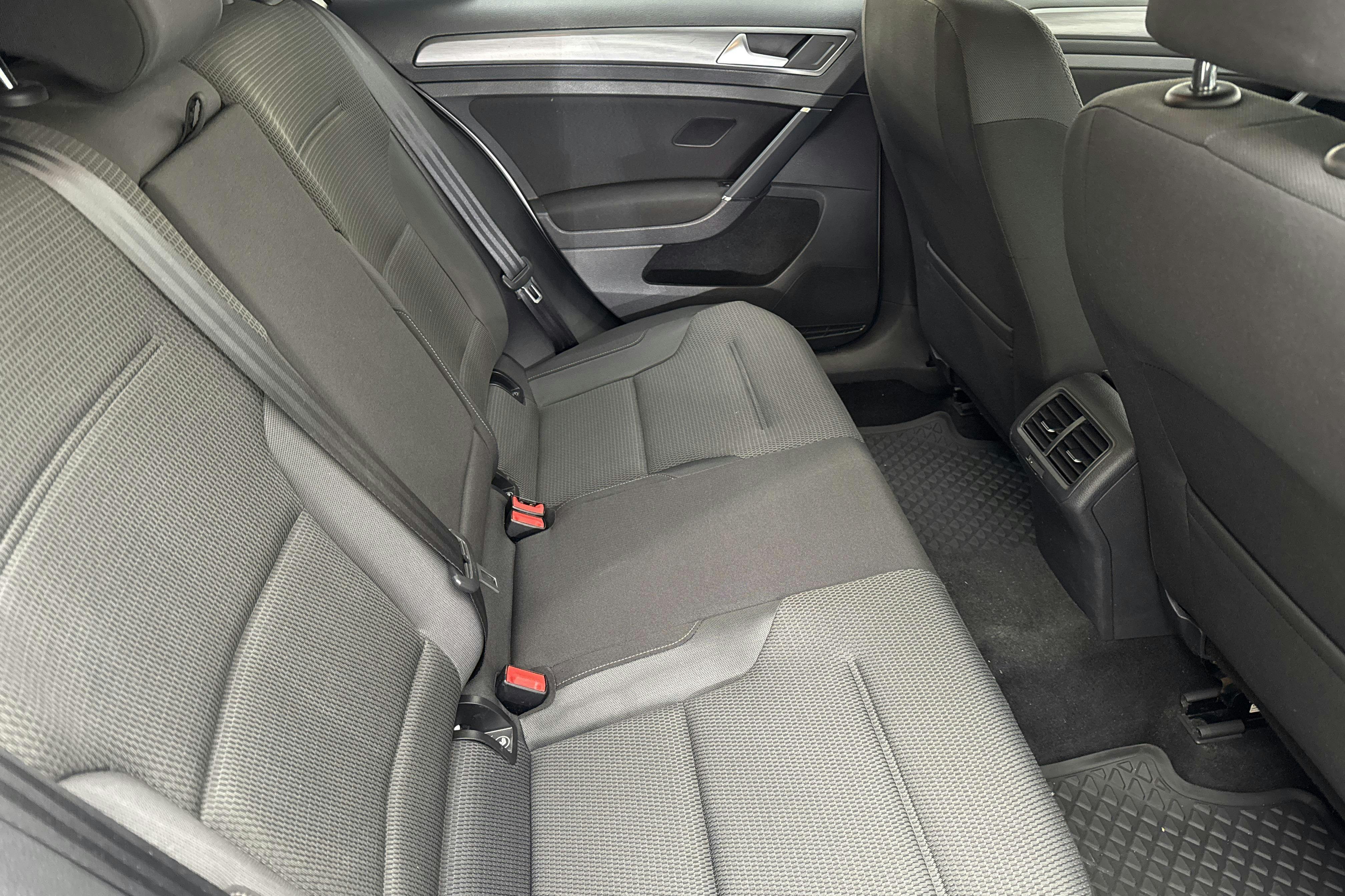 VW Golf VII 1.0 TSI Sportscombi (115hk) - 96 650 km - Automatic - white - 2019
