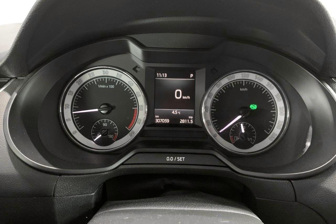 Skoda Octavia III 2.0 TDI Combi 4x4 (150hk) - 307 060 km - Automatic - white - 2019