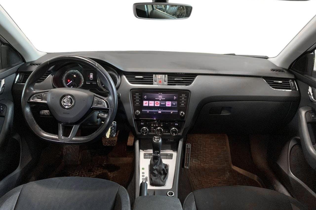 Skoda Octavia III 2.0 TDI Combi 4x4 (150hk) - 307 060 km - Automatic - white - 2019