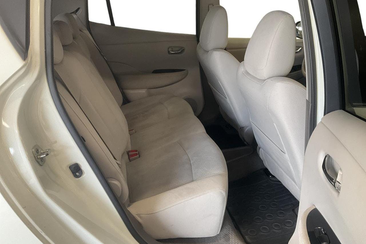 Nissan LEAF 5dr (109hk) - 15 596 mil - Automat - vit - 2013