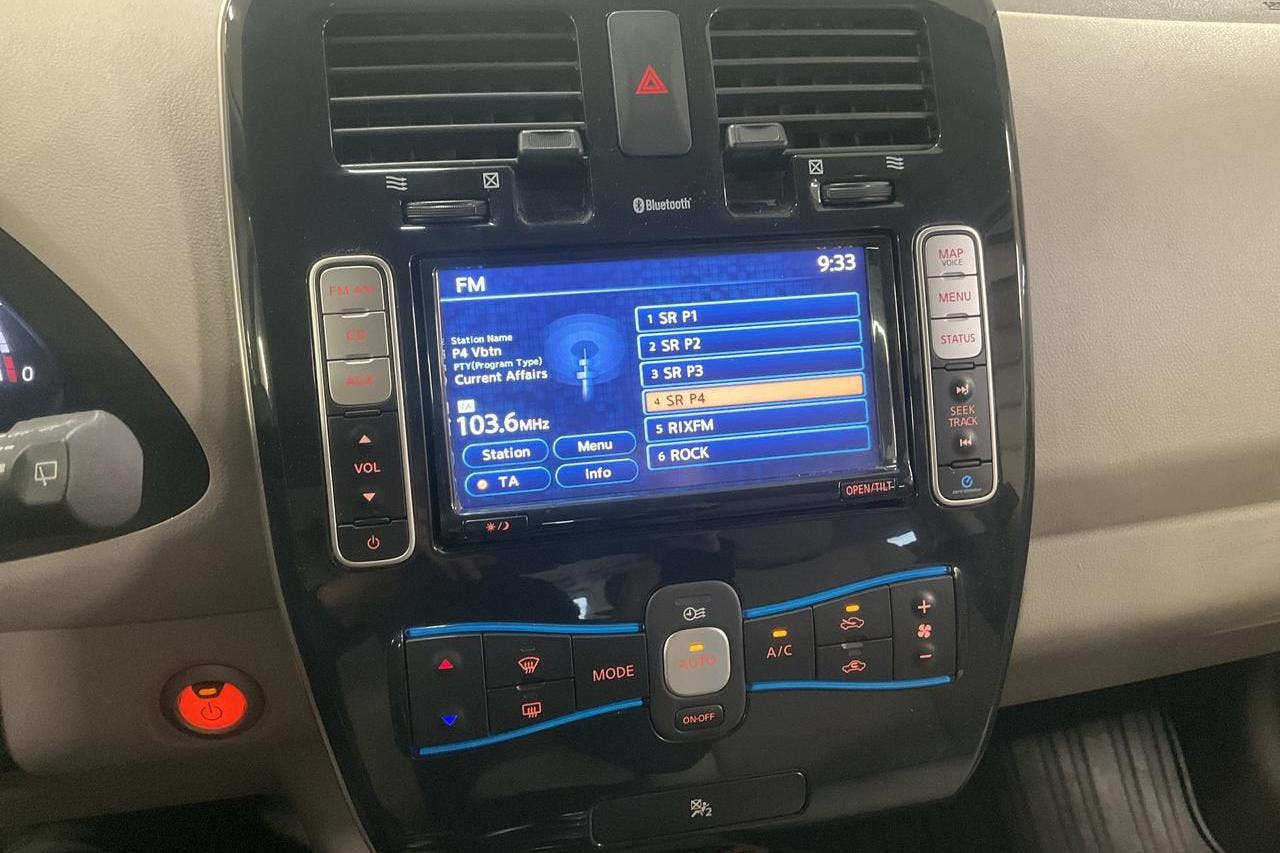 Nissan LEAF 5dr (109hk) - 15 596 mil - Automat - vit - 2013