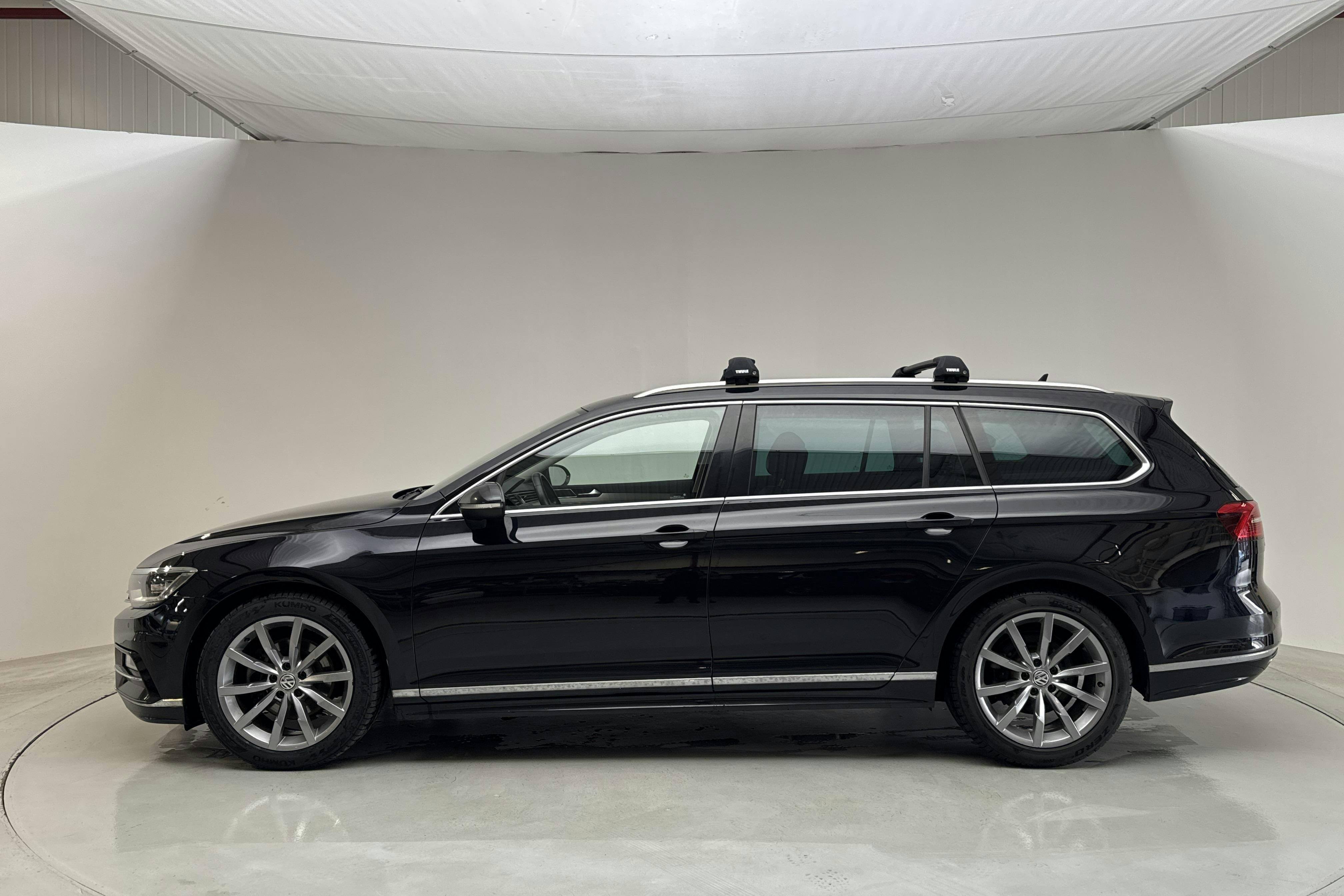 VW Passat 2.0 TDI Sportscombi 4MOTION (190hk) - 12 382 mil - Automat - svart - 2019