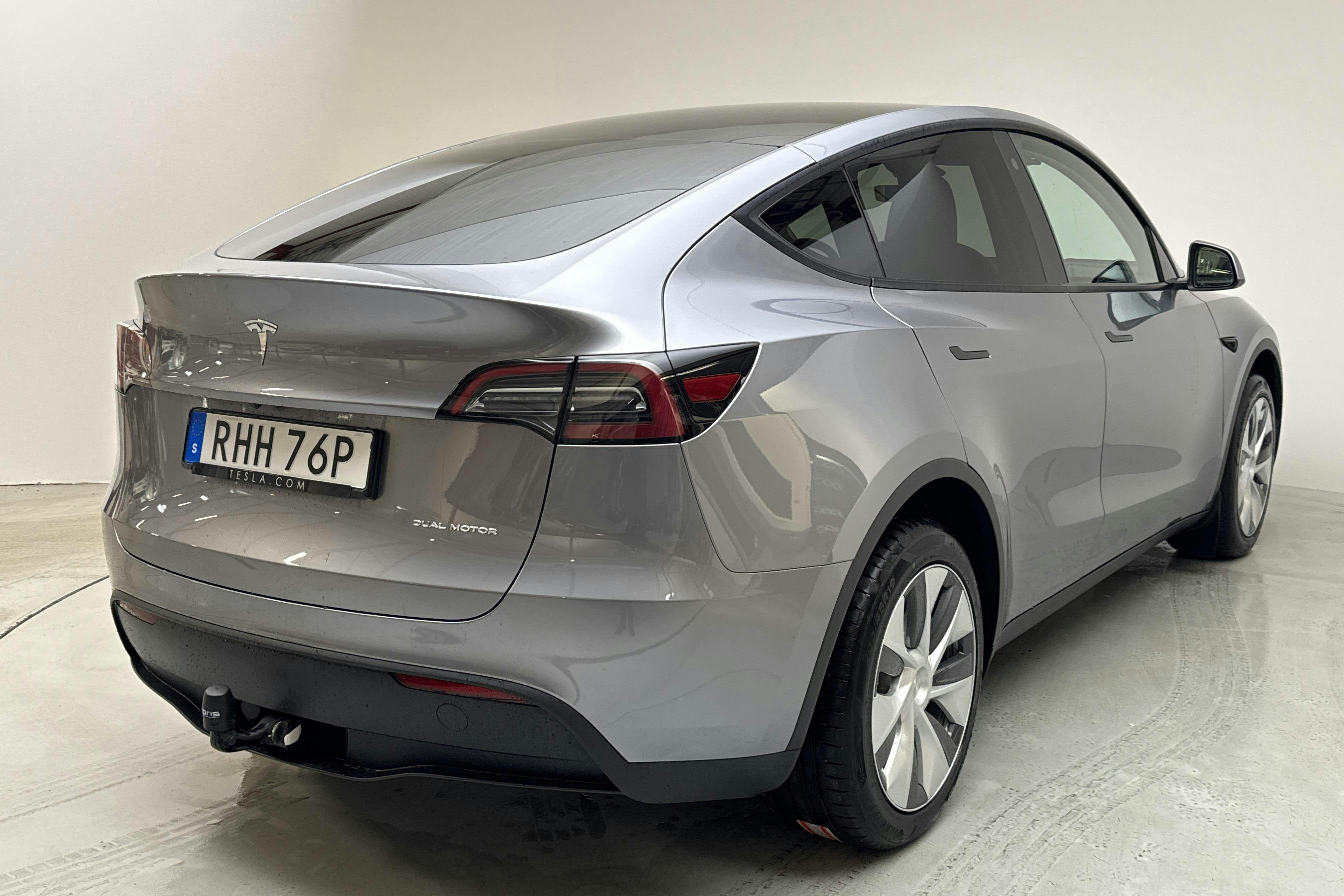 Tesla Model Y Long Range Dual Motor AWD - 3 438 mil - Automat - grå - 2023
