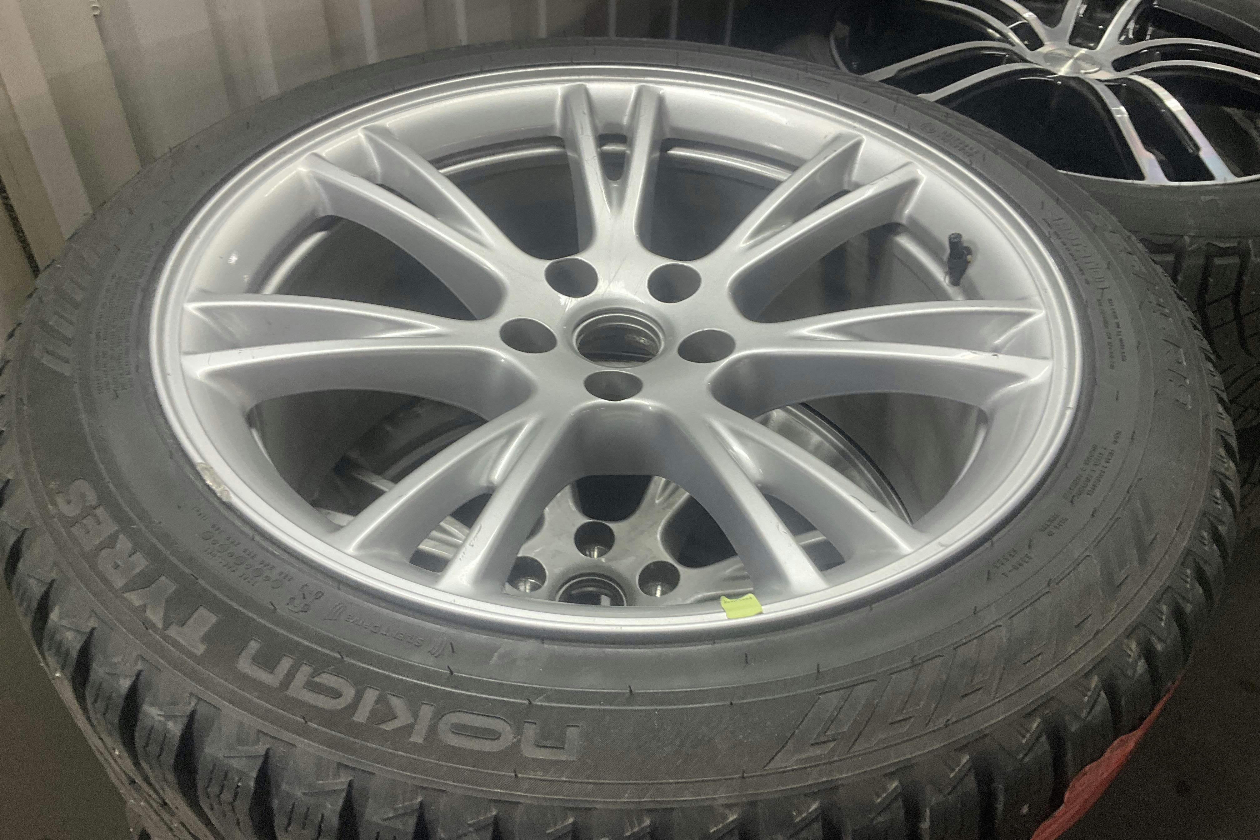 Tesla Model Y Long Range Dual Motor AWD - 3 438 mil - Automat - grå - 2023