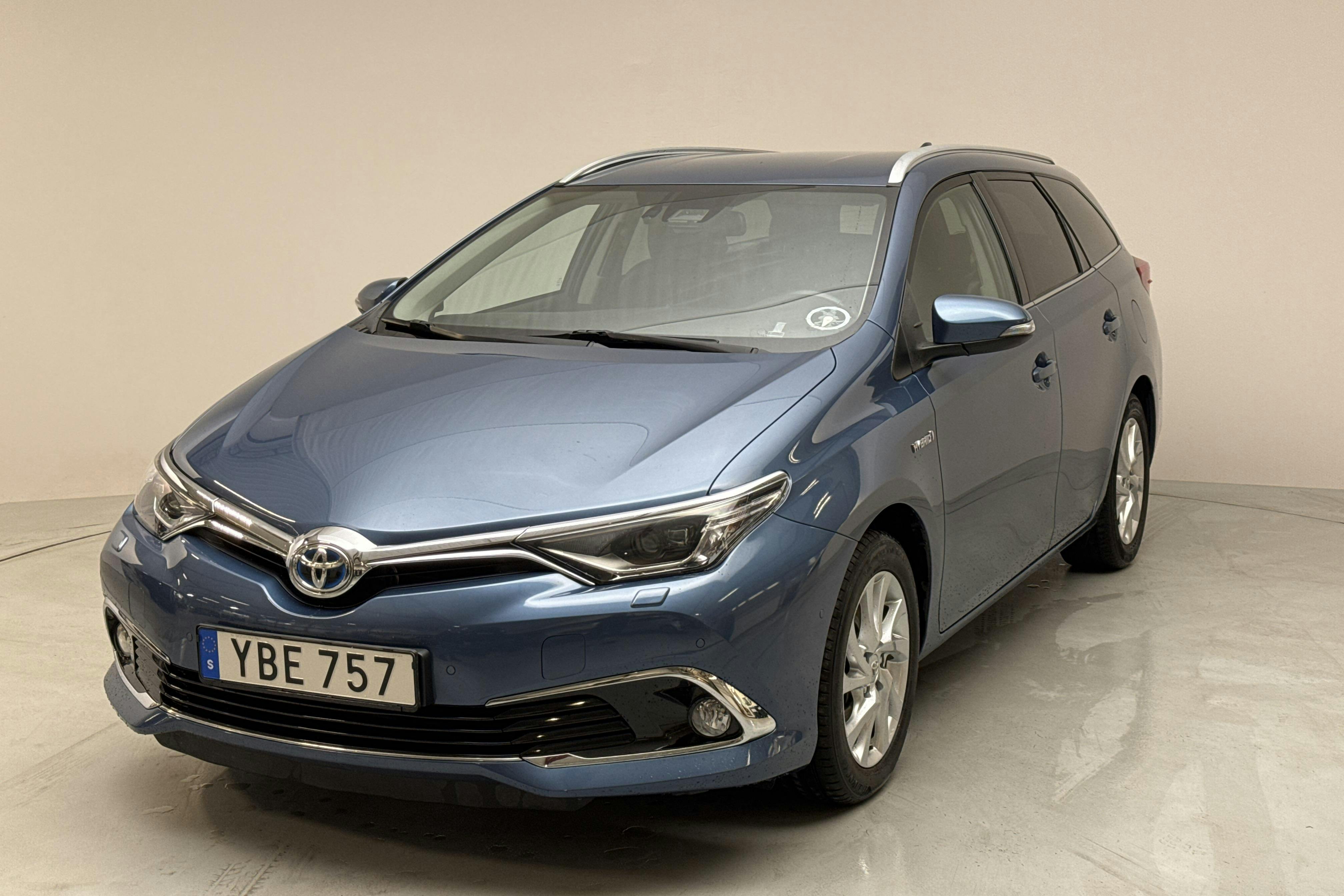 Toyota Auris 1.8 HSD Touring Sports (99hk) - 7 717 mil - Automat - blå - 2016