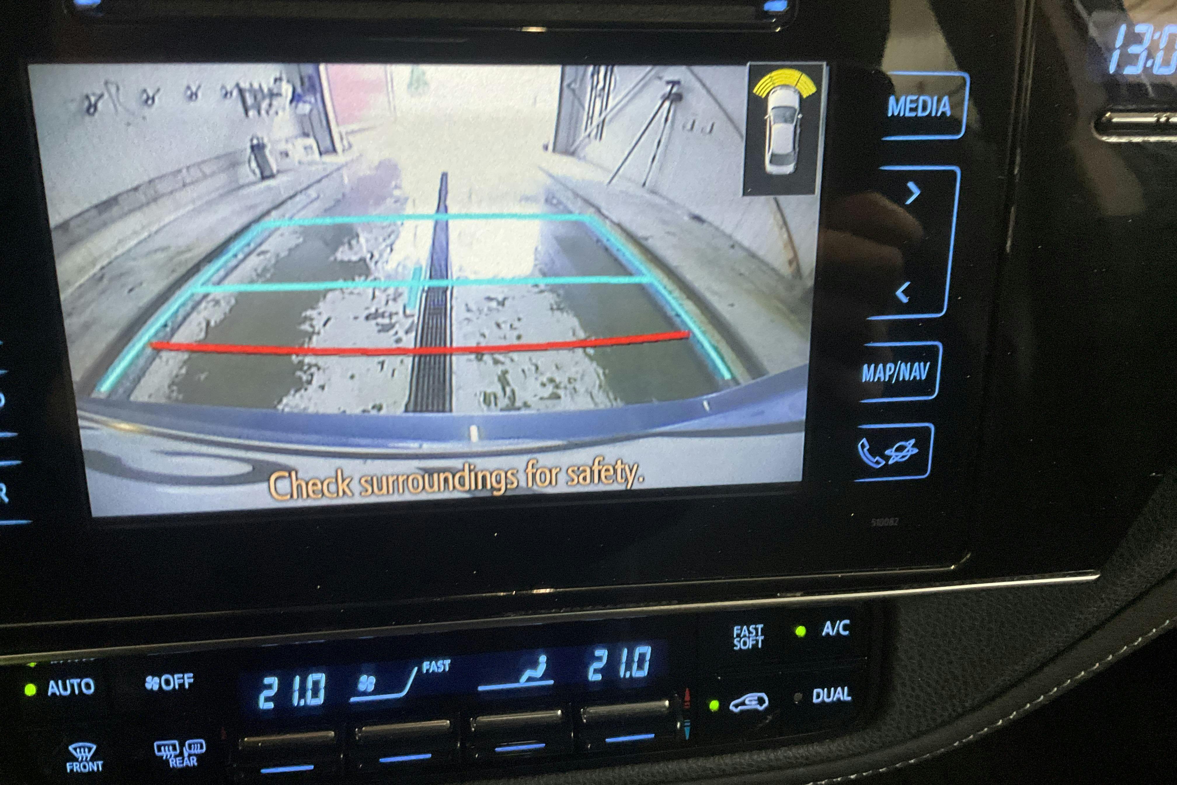 Toyota Auris 1.8 HSD Touring Sports (99hk) - 7 717 mil - Automat - blå - 2016