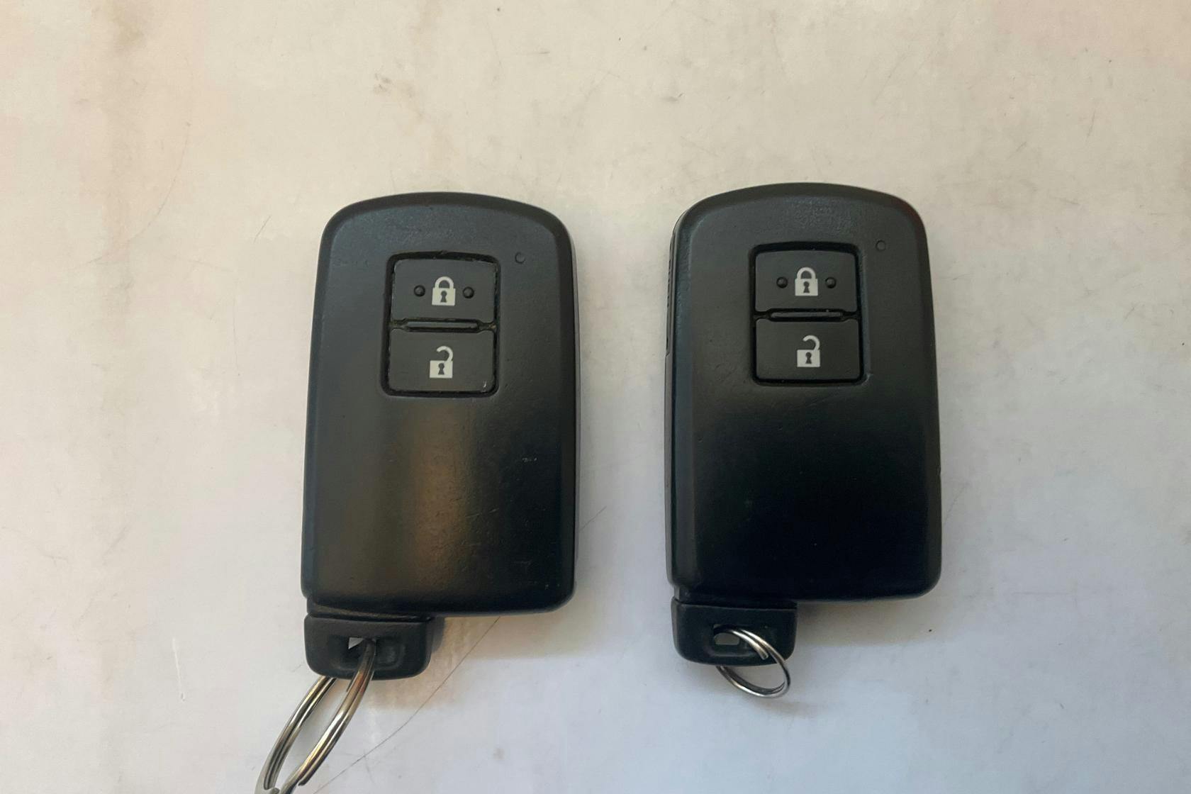 Toyota Auris 1.8 HSD Touring Sports (99hk) - 7 717 mil - Automat - blå - 2016
