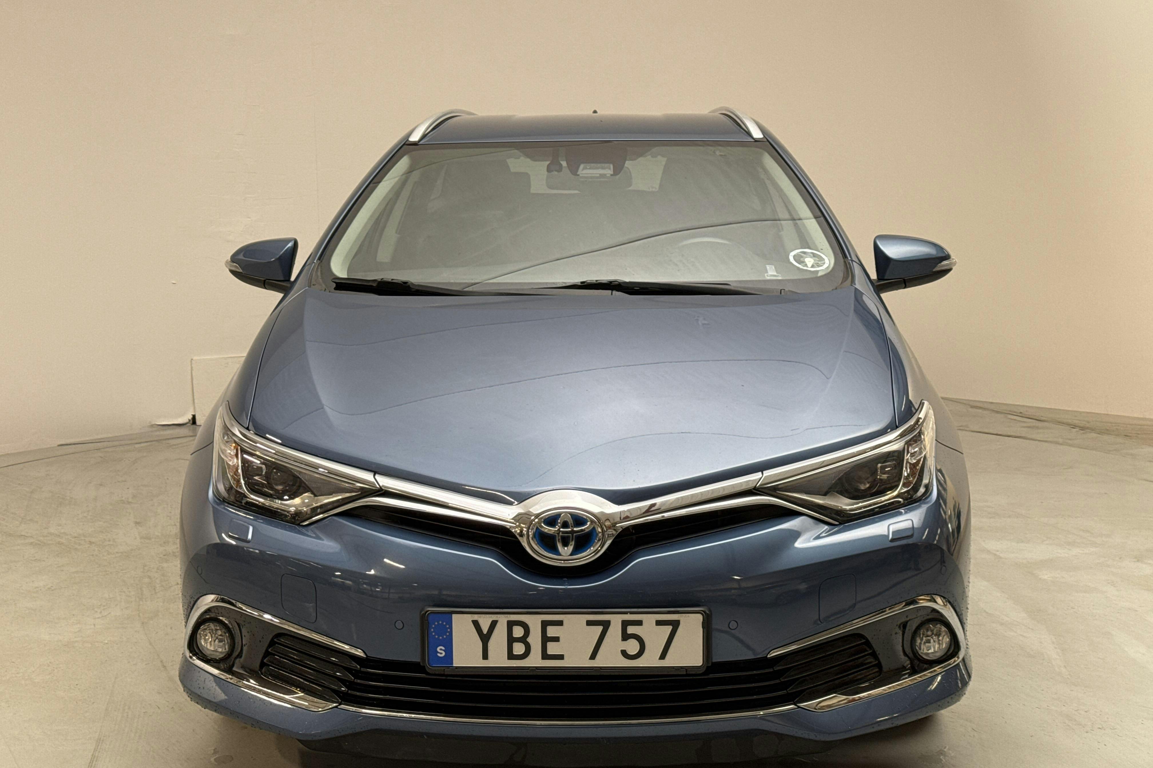 Toyota Auris 1.8 HSD Touring Sports (99hk) - 7 717 mil - Automat - blå - 2016